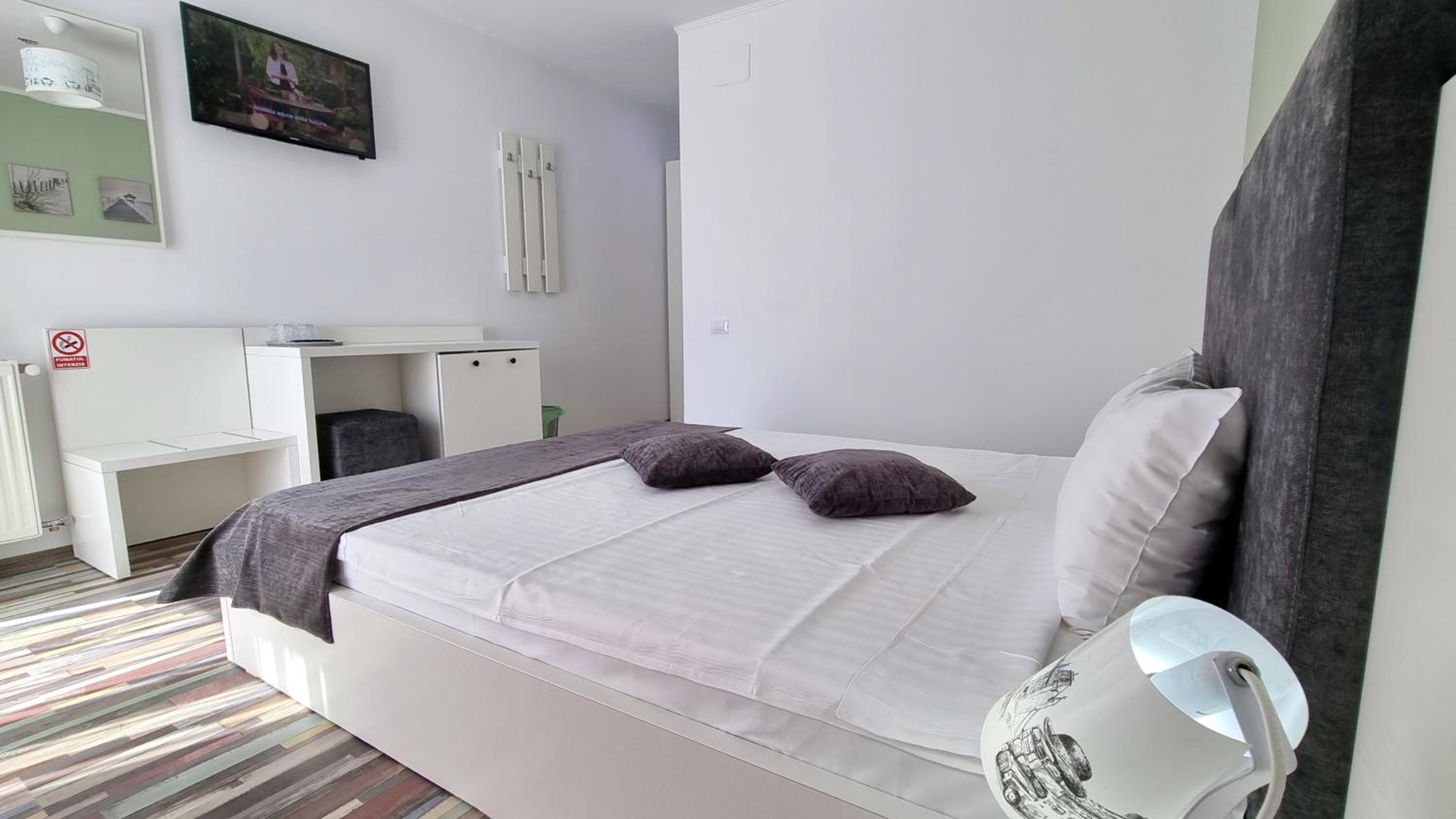 Standard Double Room - Photo 1