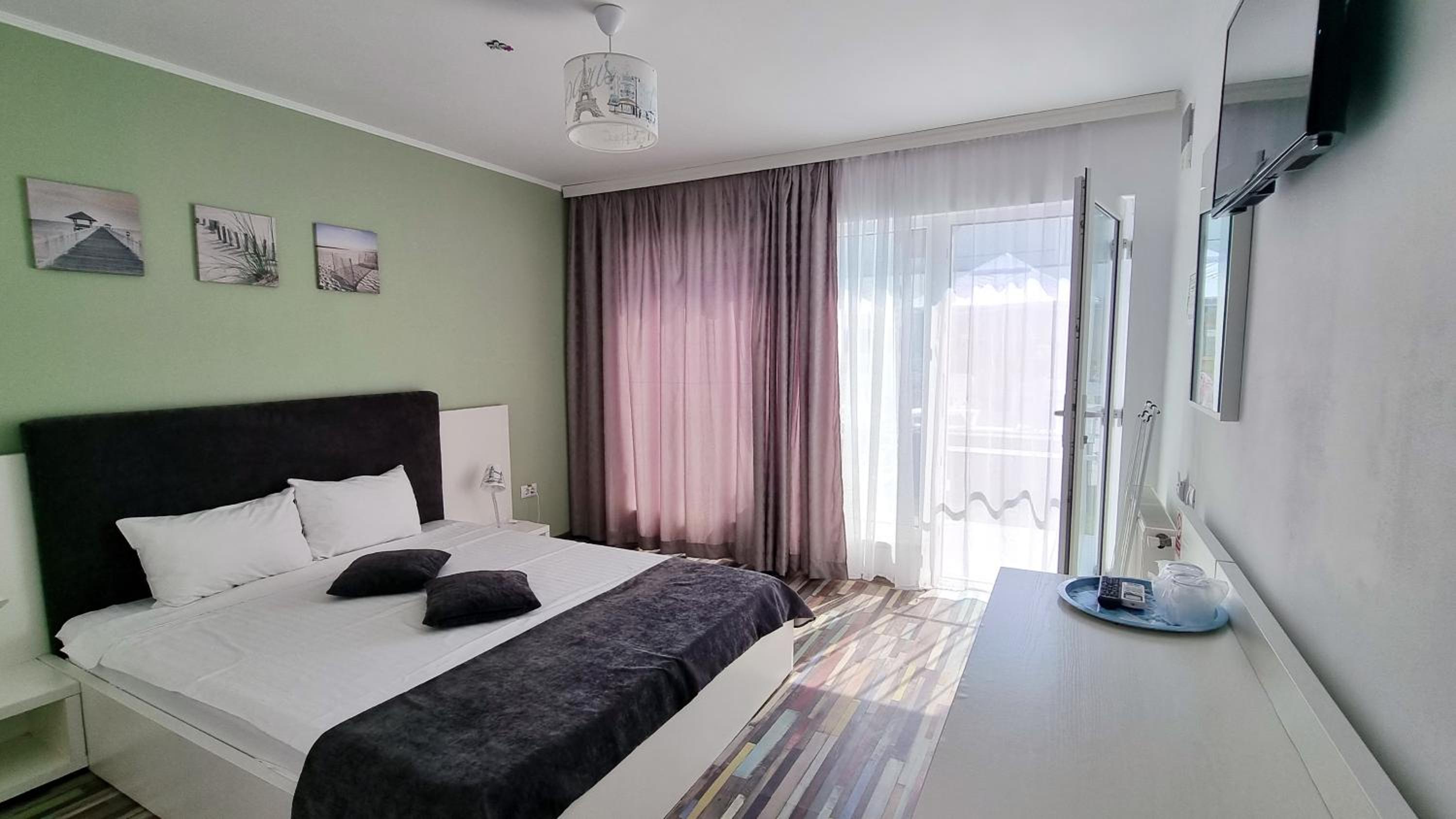 Standard Double Room - Photo 14