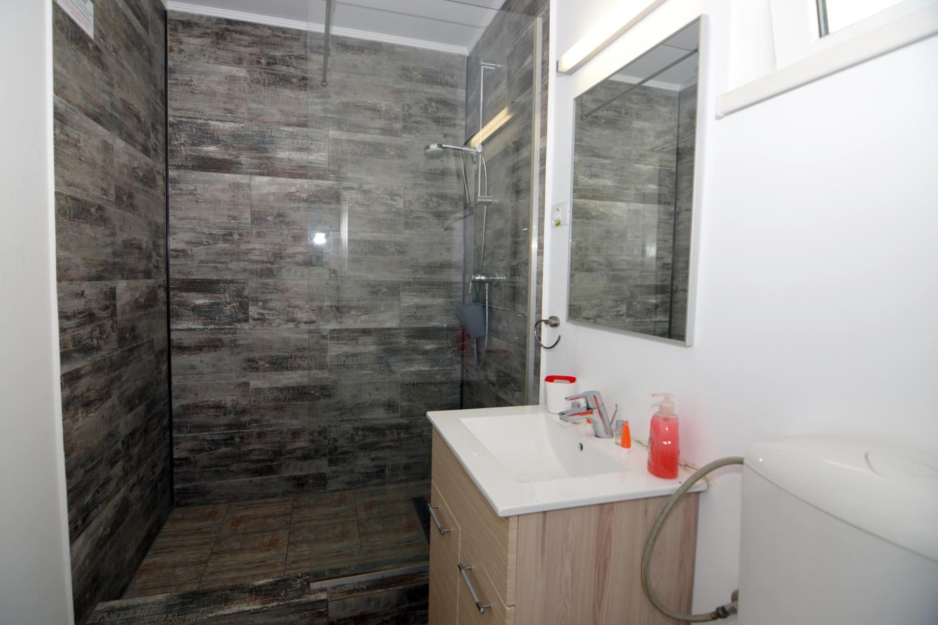Standard Double Room - Photo 16
