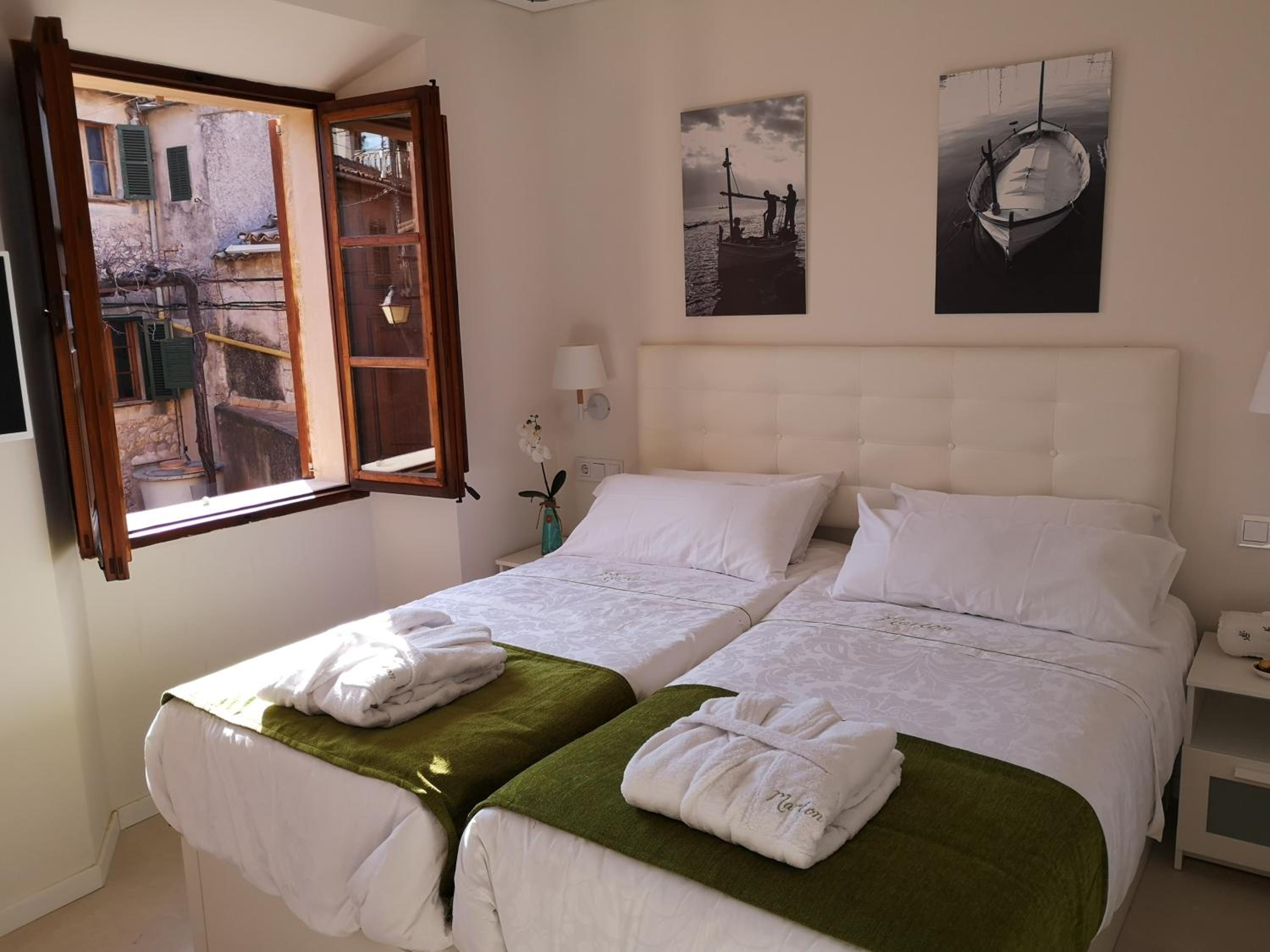 Habitación Doble con Vista a la Ciudad