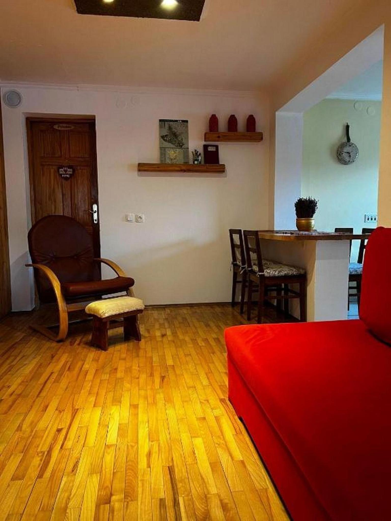 One-Bedroom Apartment - Photo 1