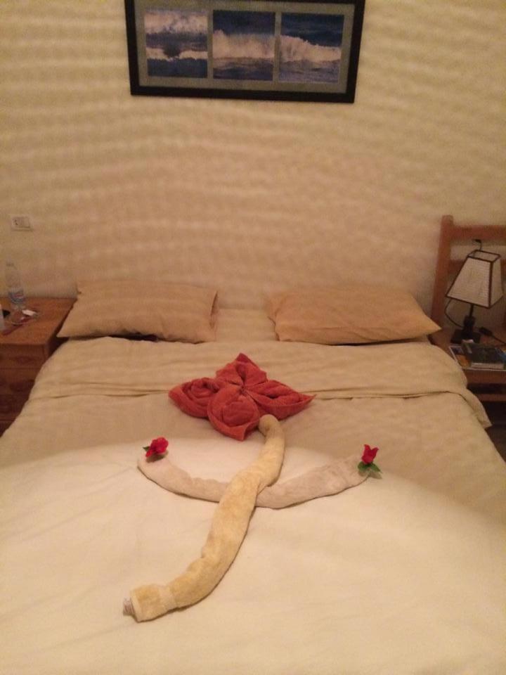 Double Room with Balcony and Sea View - Photo 12