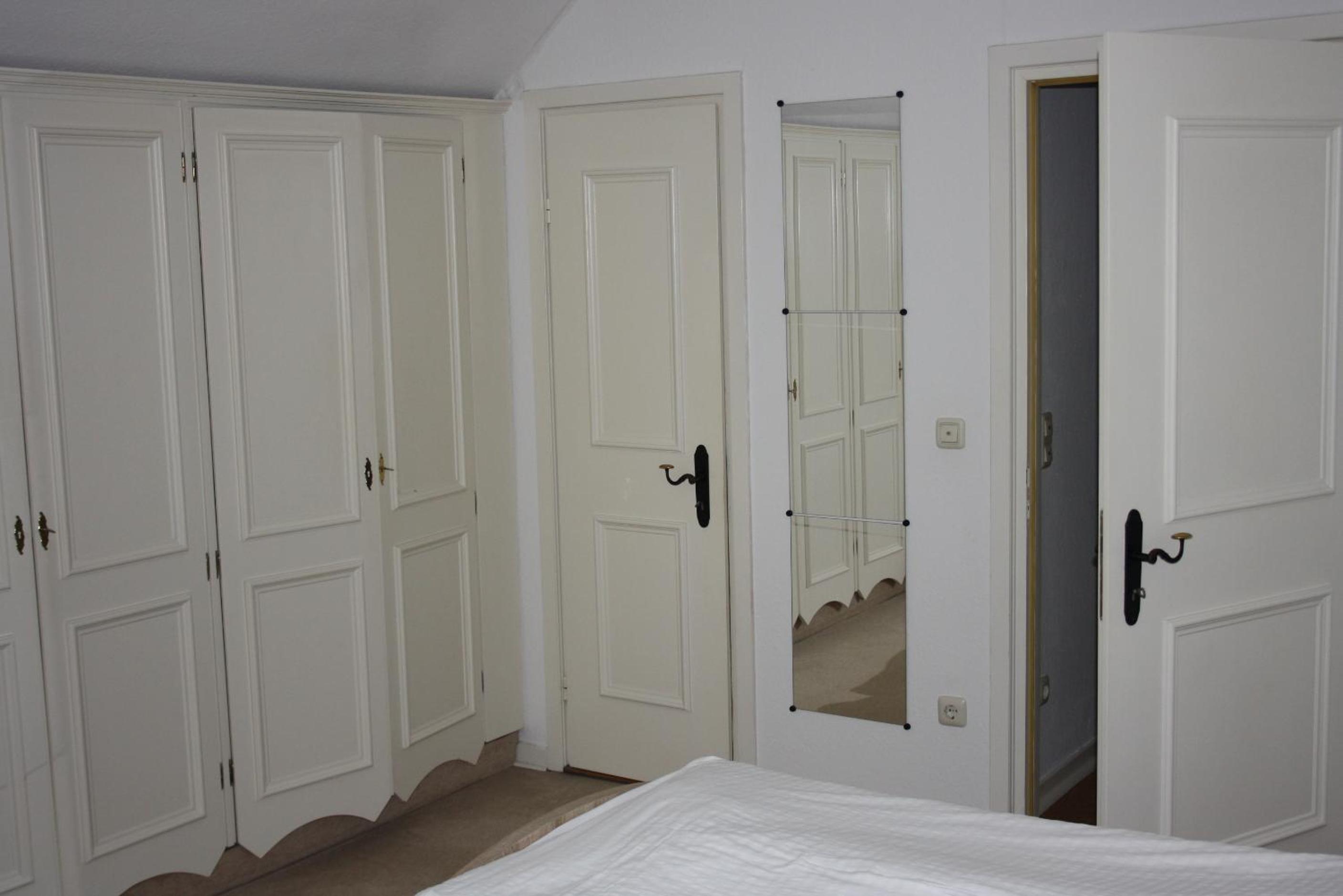 Three-Bedroom House photo 3