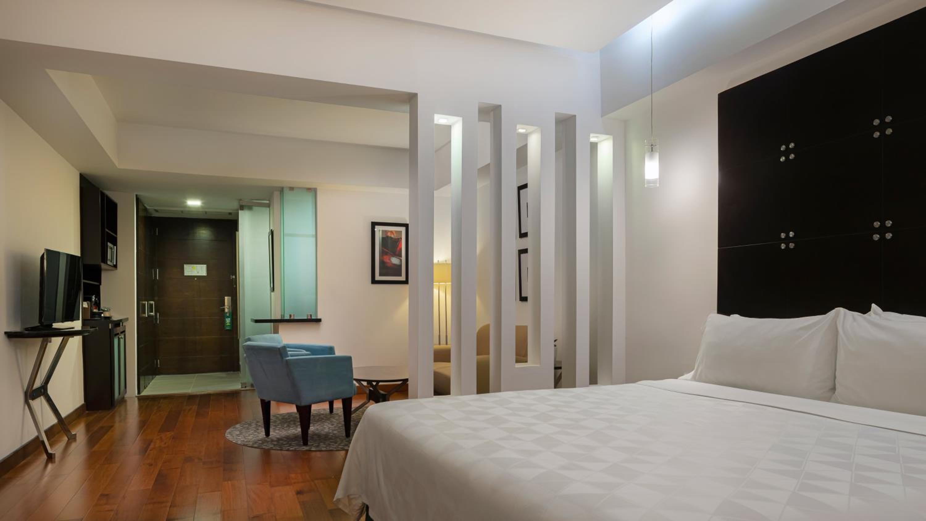 King Suite - Lounge Access
