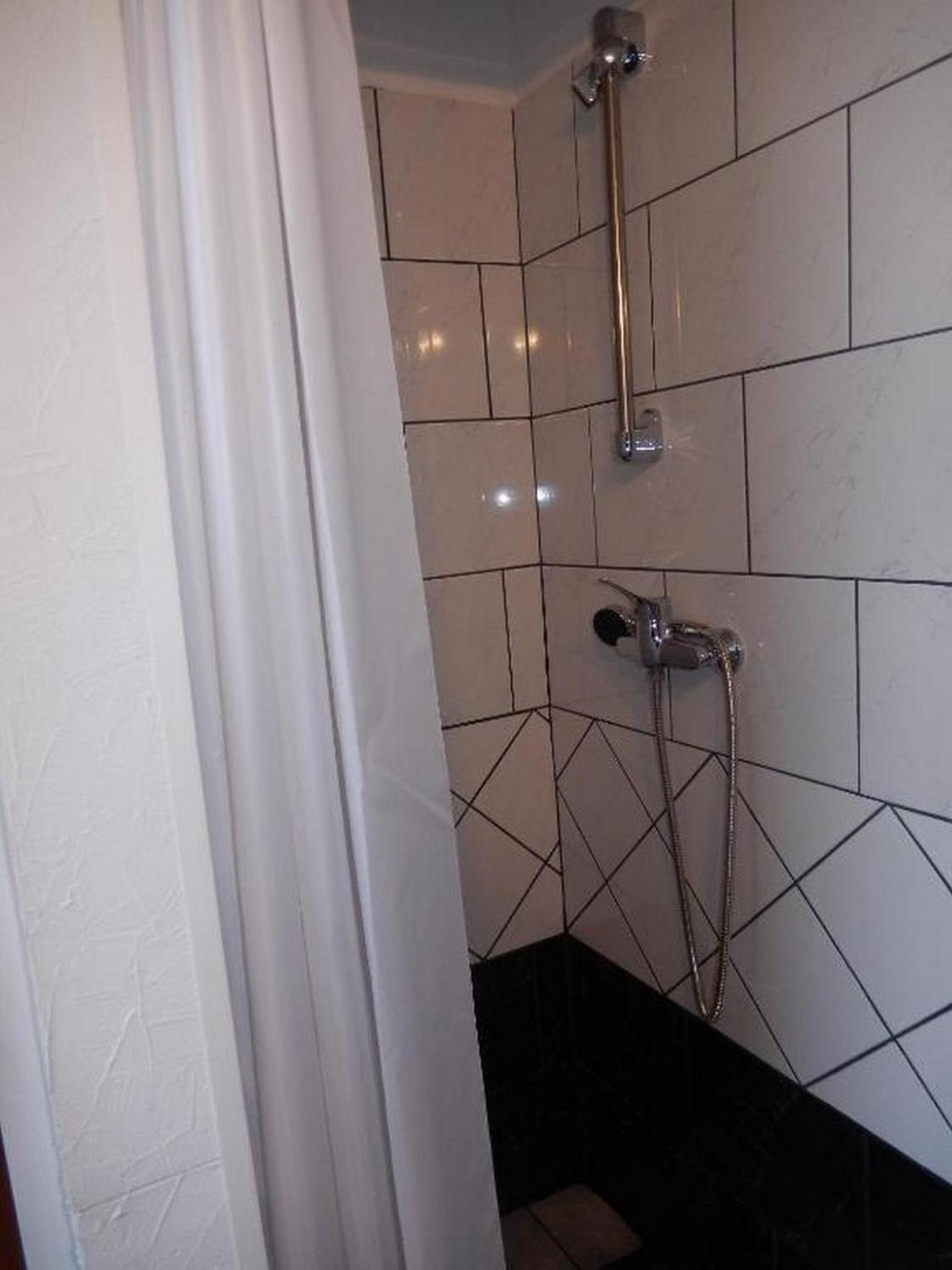 One-Bedroom Apartment with Balcony - Photo 2