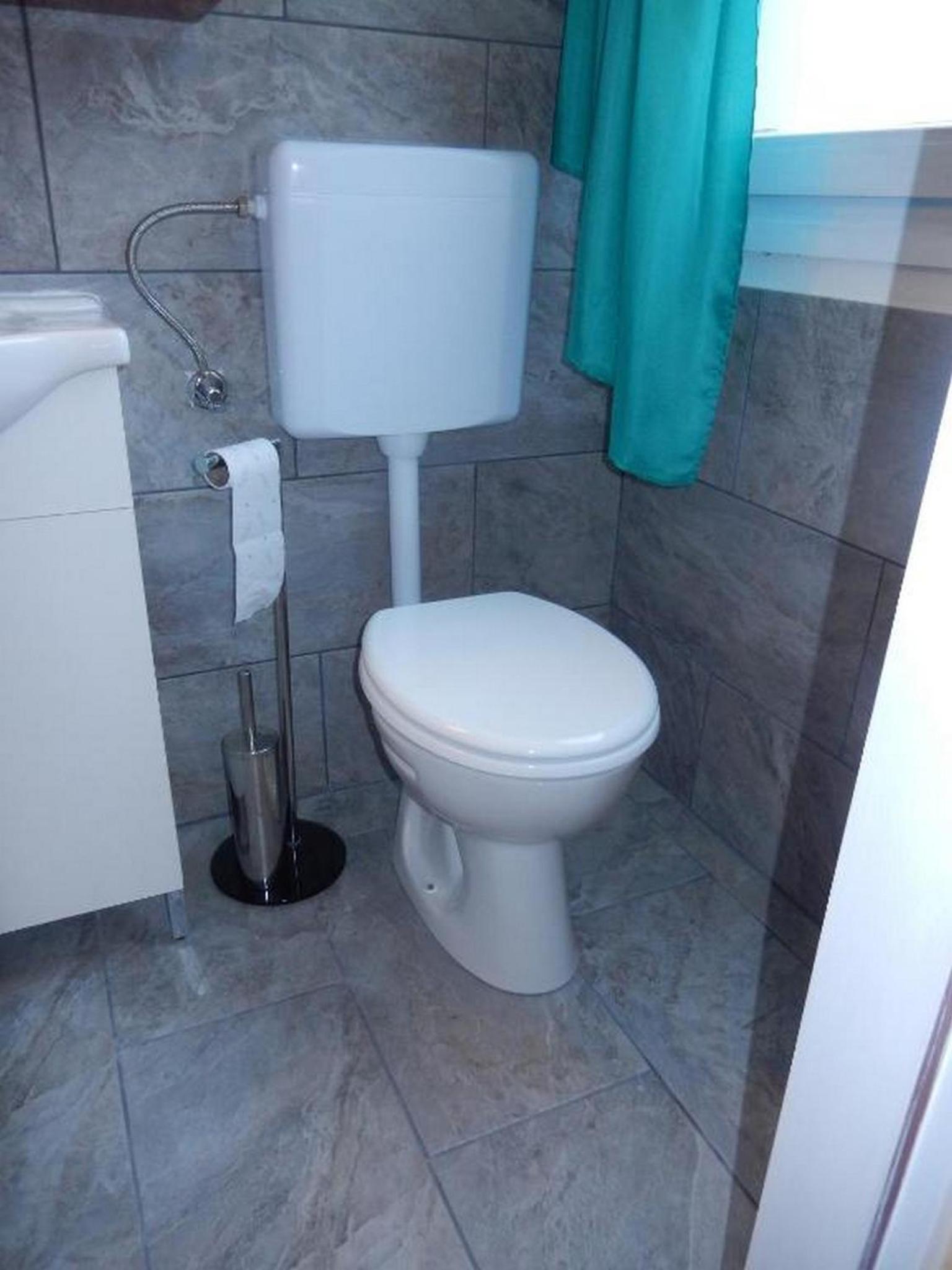 One-Bedroom Apartment with Balcony - Photo 4