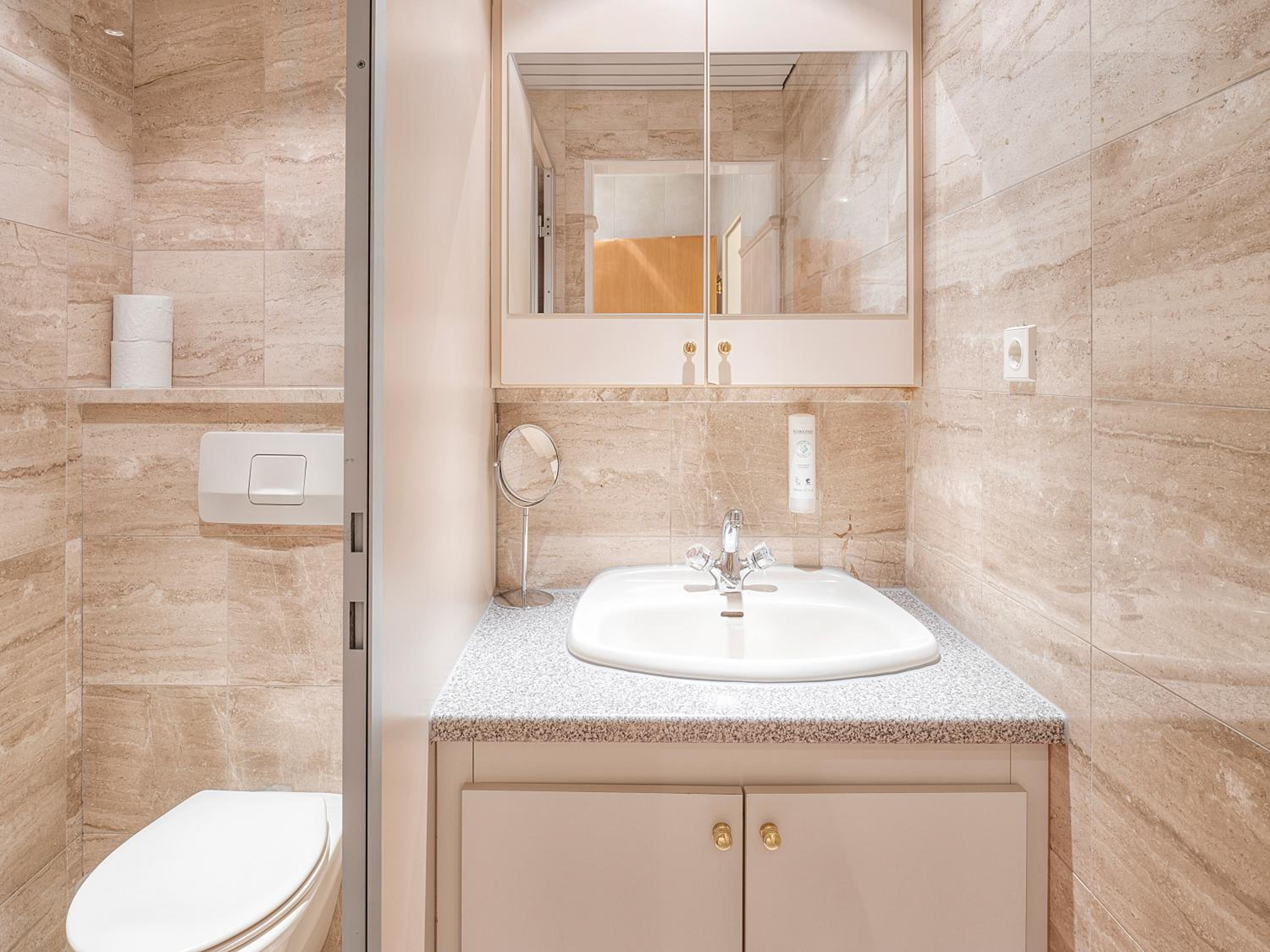 One-Bedroom Apartment with Balcony - Photo 4