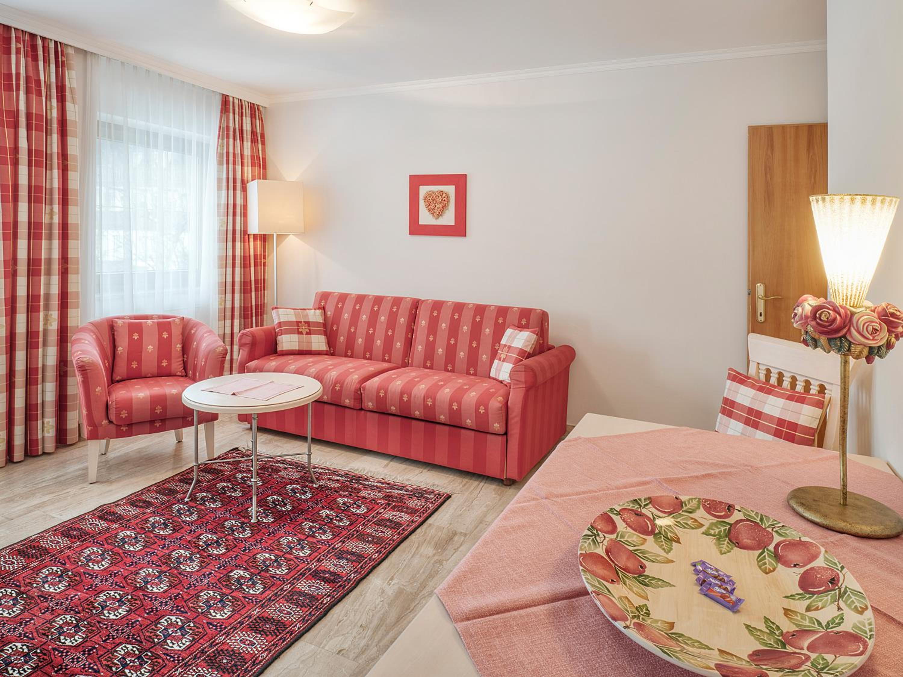 One-Bedroom Apartment with Balcony - Photo 7