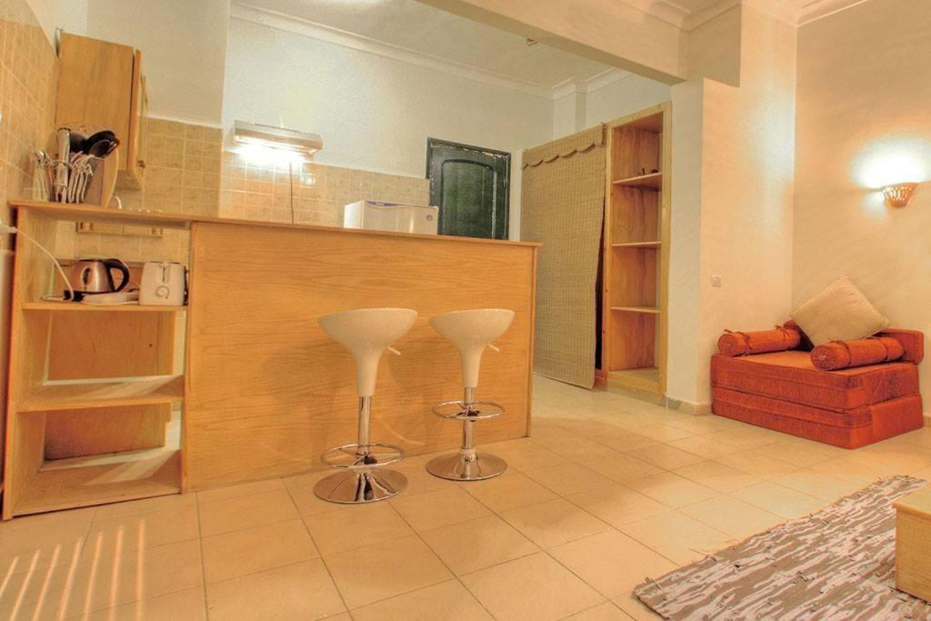 Junior Suite with Balcony - Photo 14