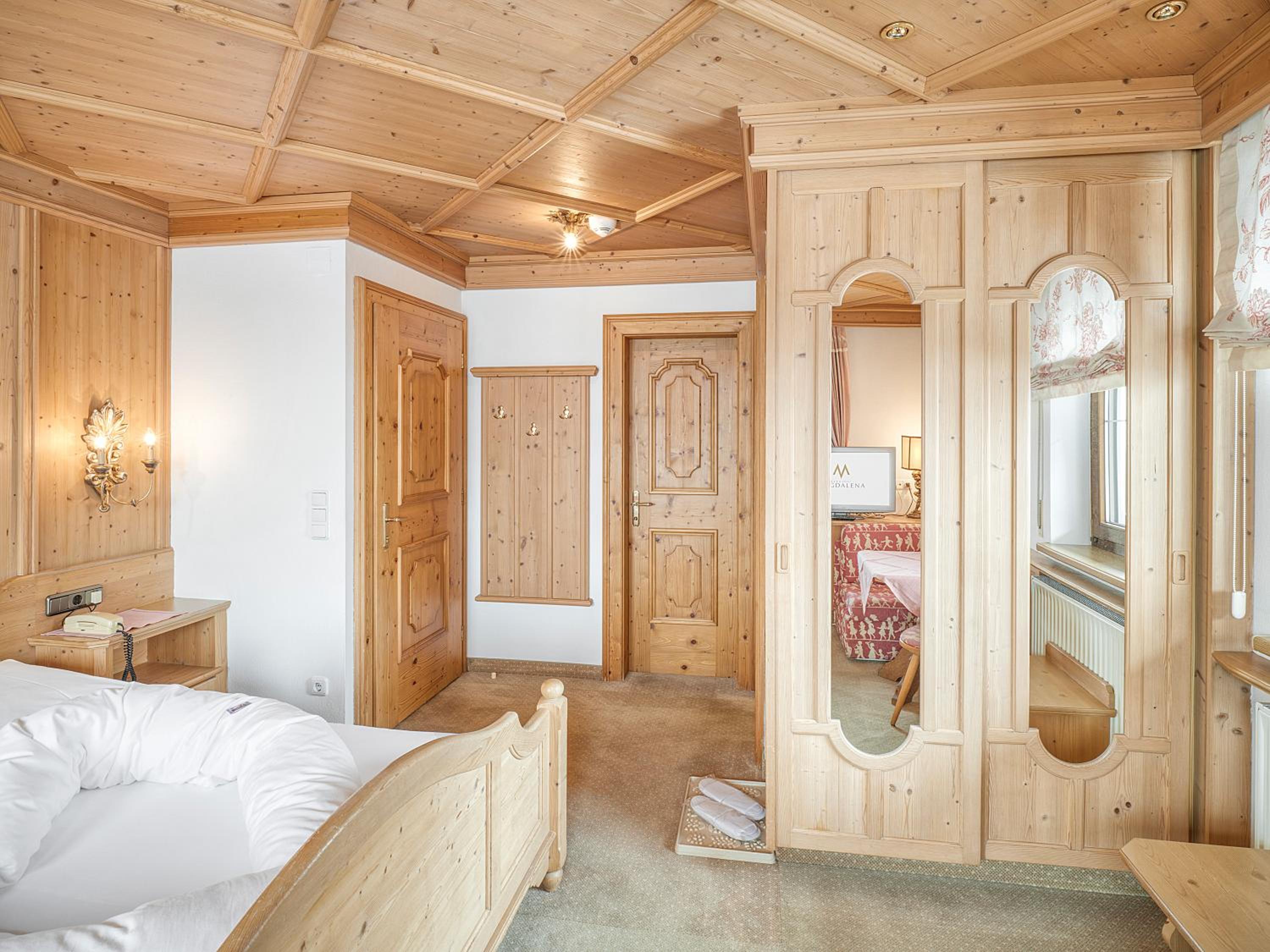 Classic Double Room with Balcony - Photo 2