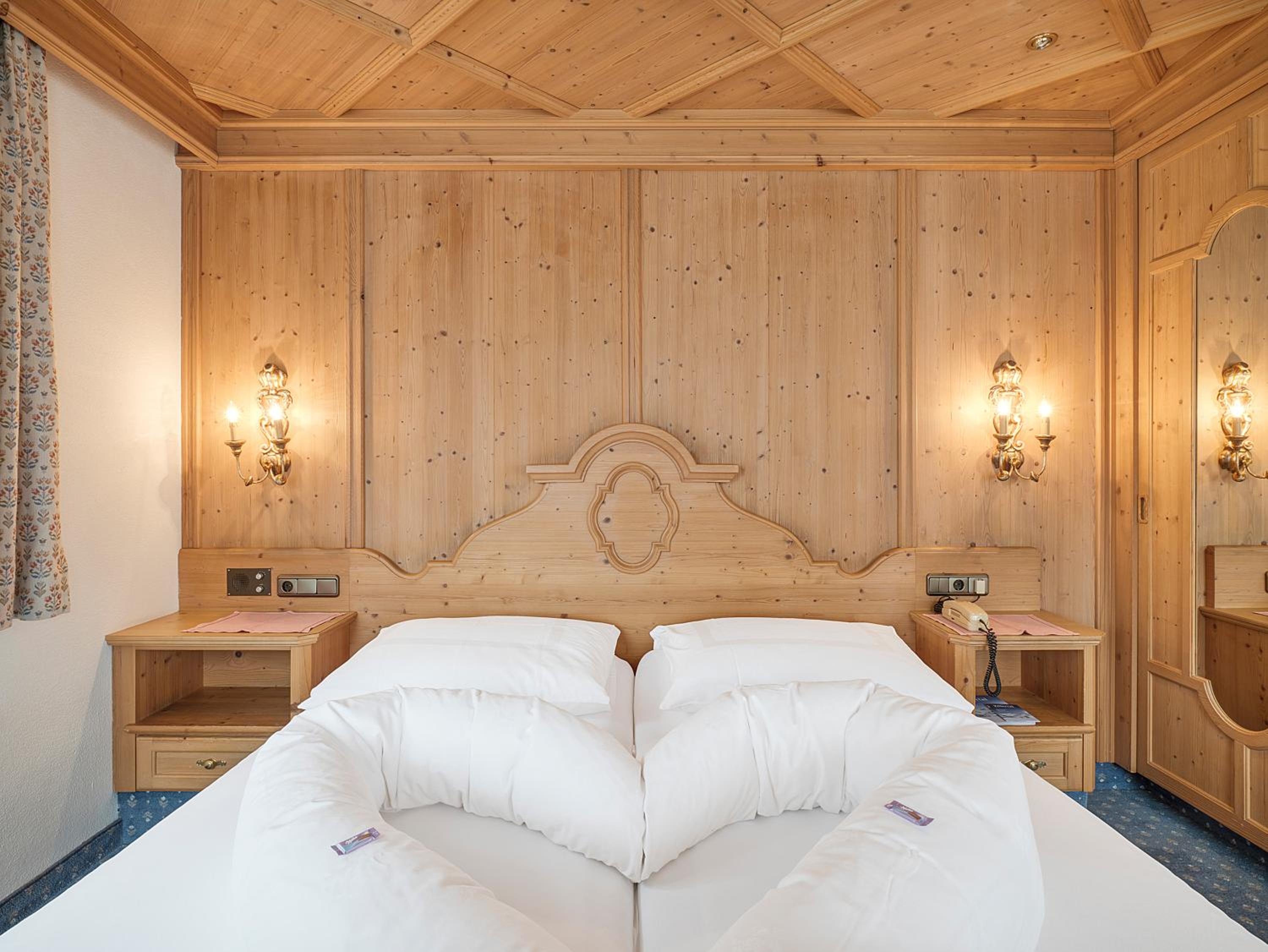 Superior Double Room with Balcony - Photo 4