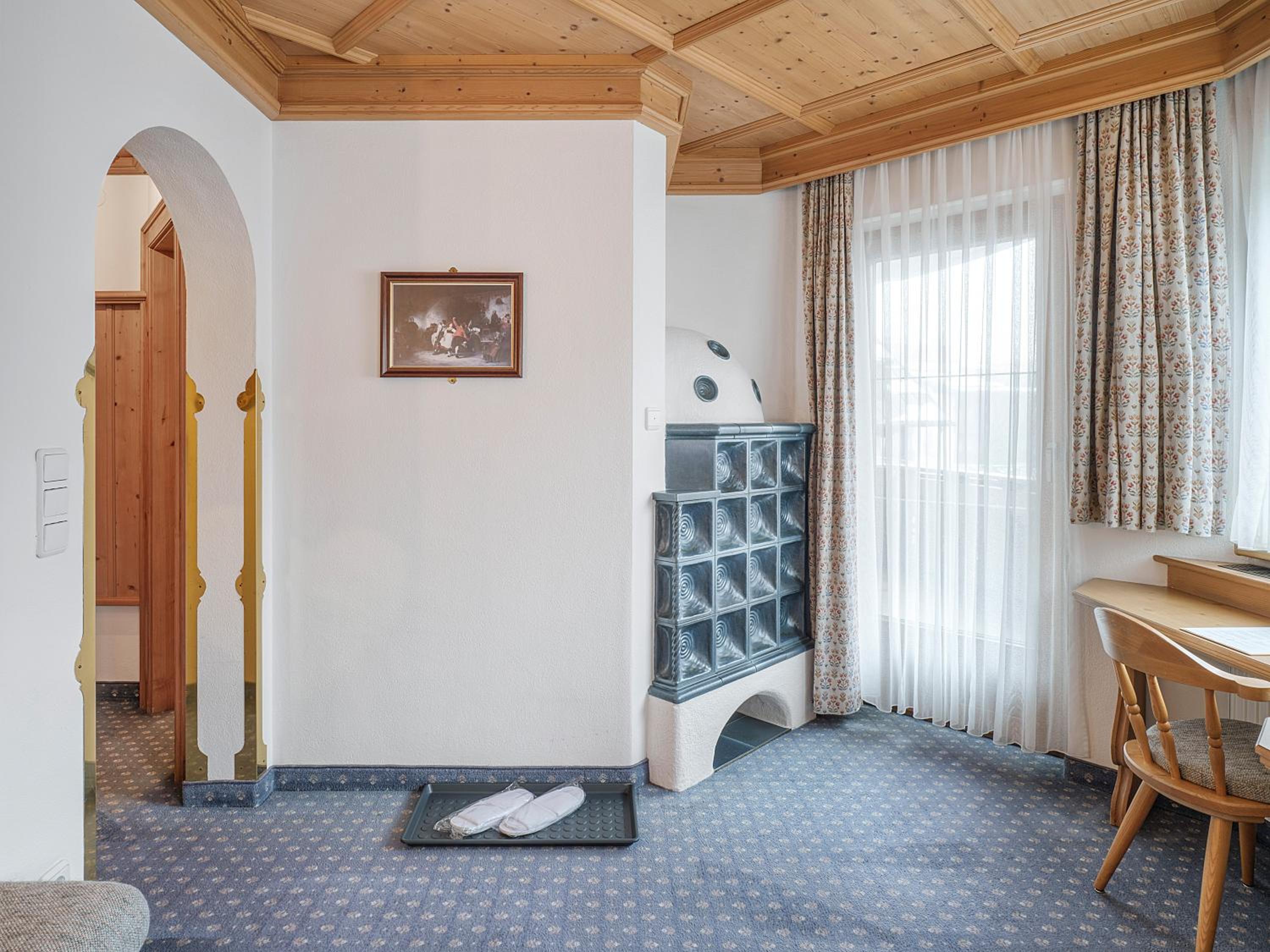 Superior Double Room with Balcony - Photo 6