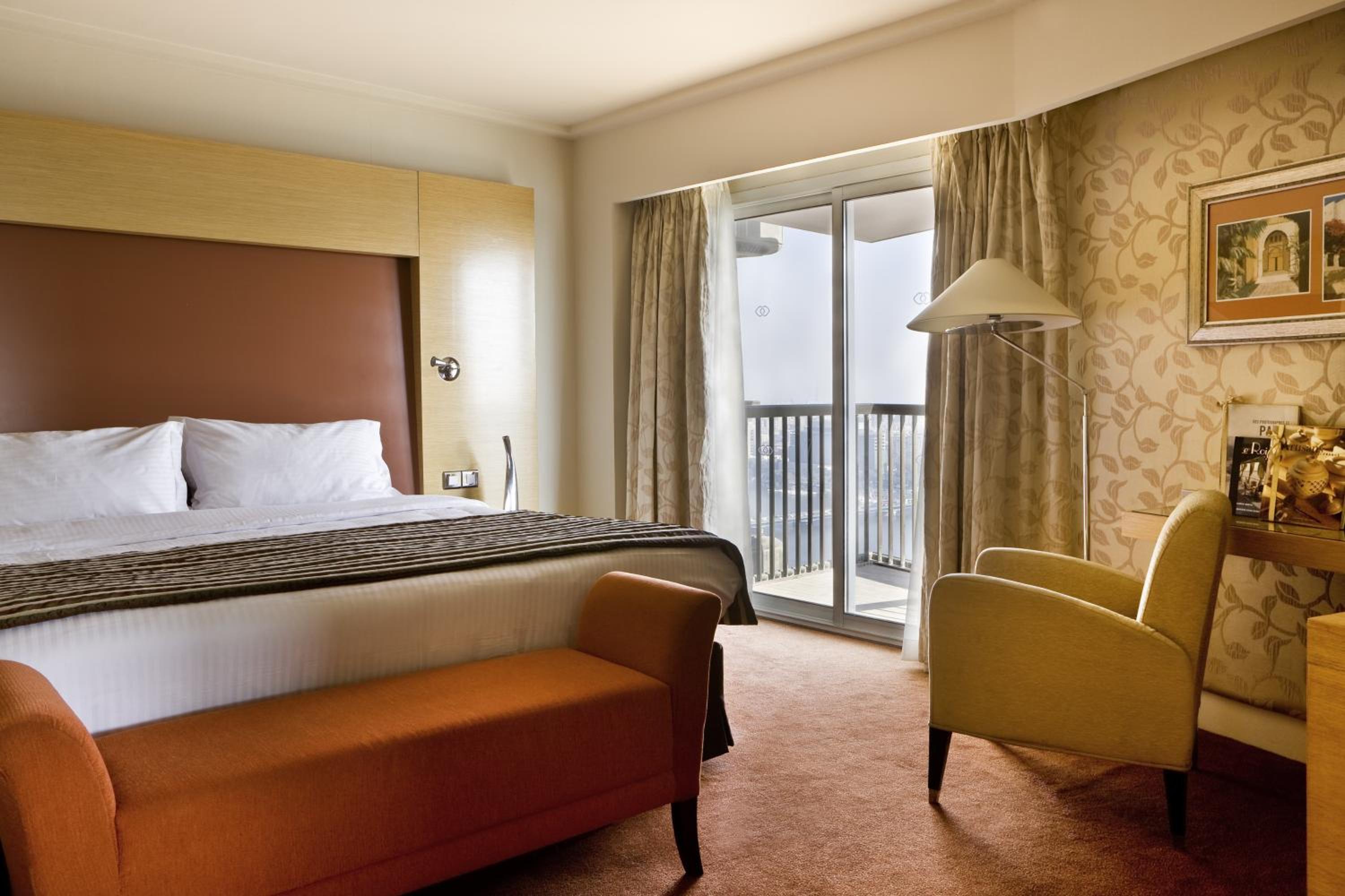 Junior King Suite with Nile View thumbnail 5