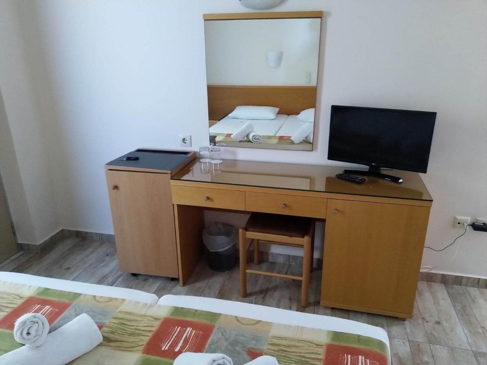 Twin Room - Photo 7