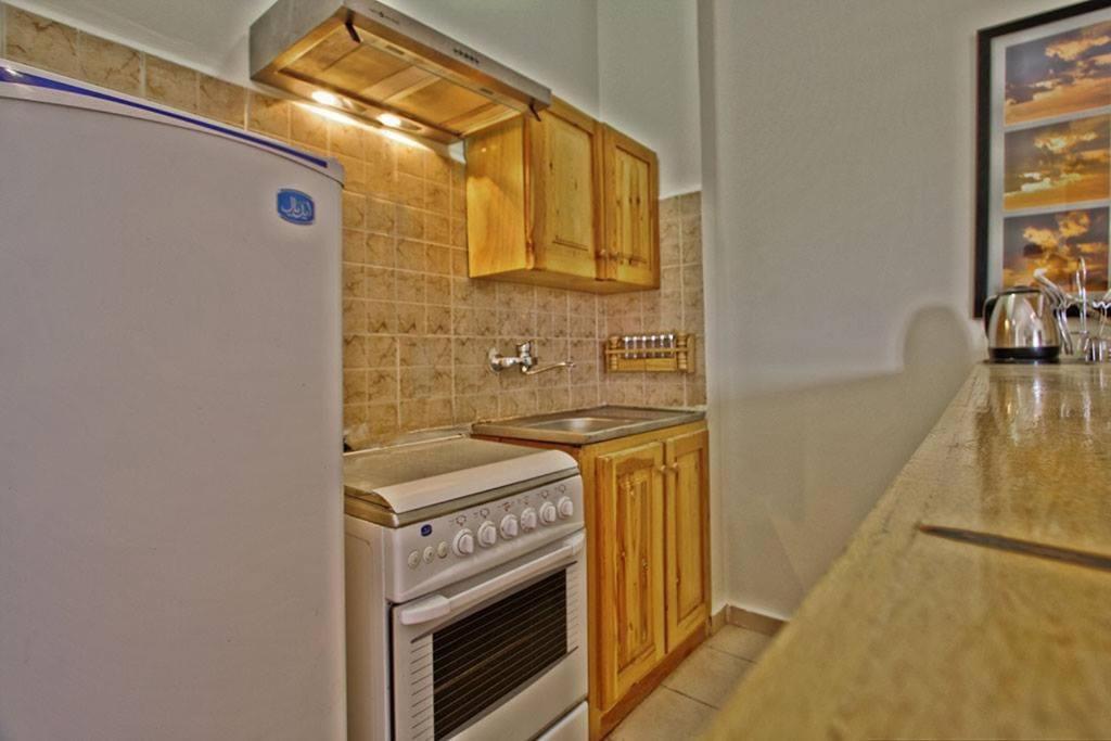 Junior Suite with Balcony - Photo 13