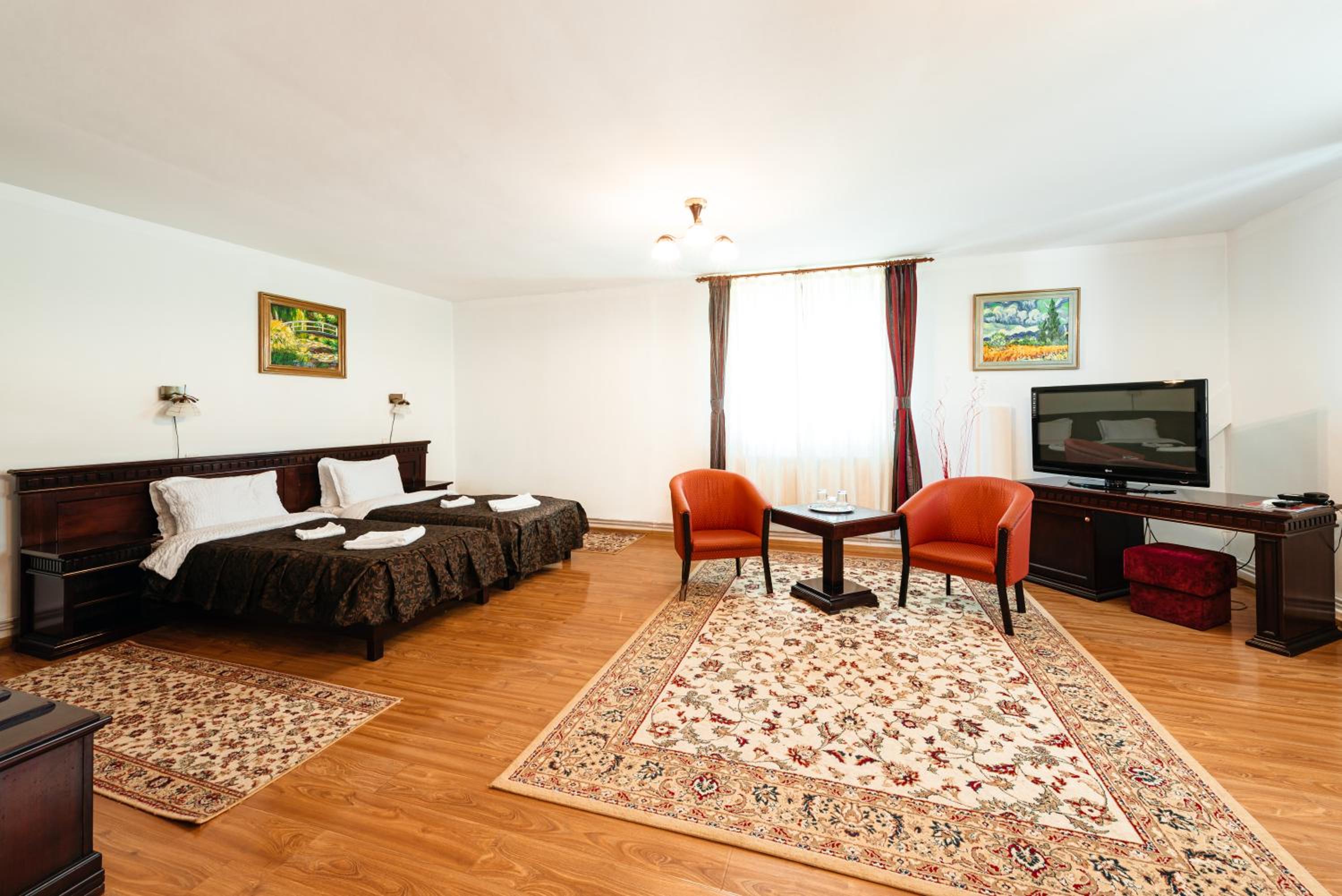 Apartment - Photo 2