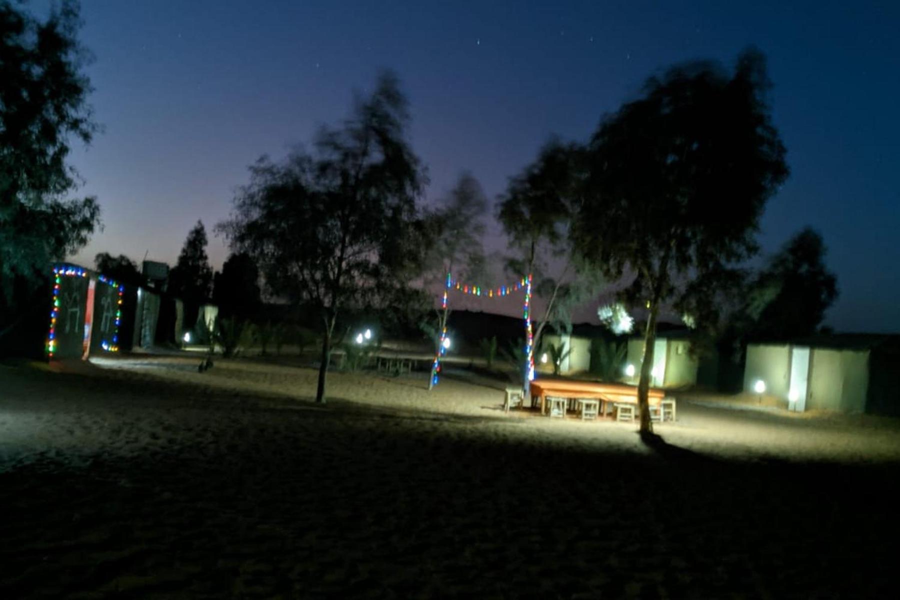Quadruple Tent - Photo 16