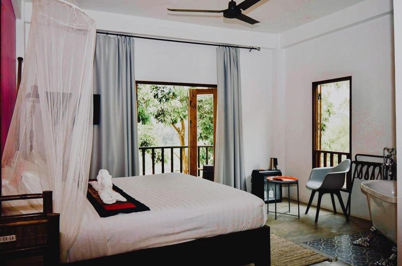 King Room with River View - Photo 26