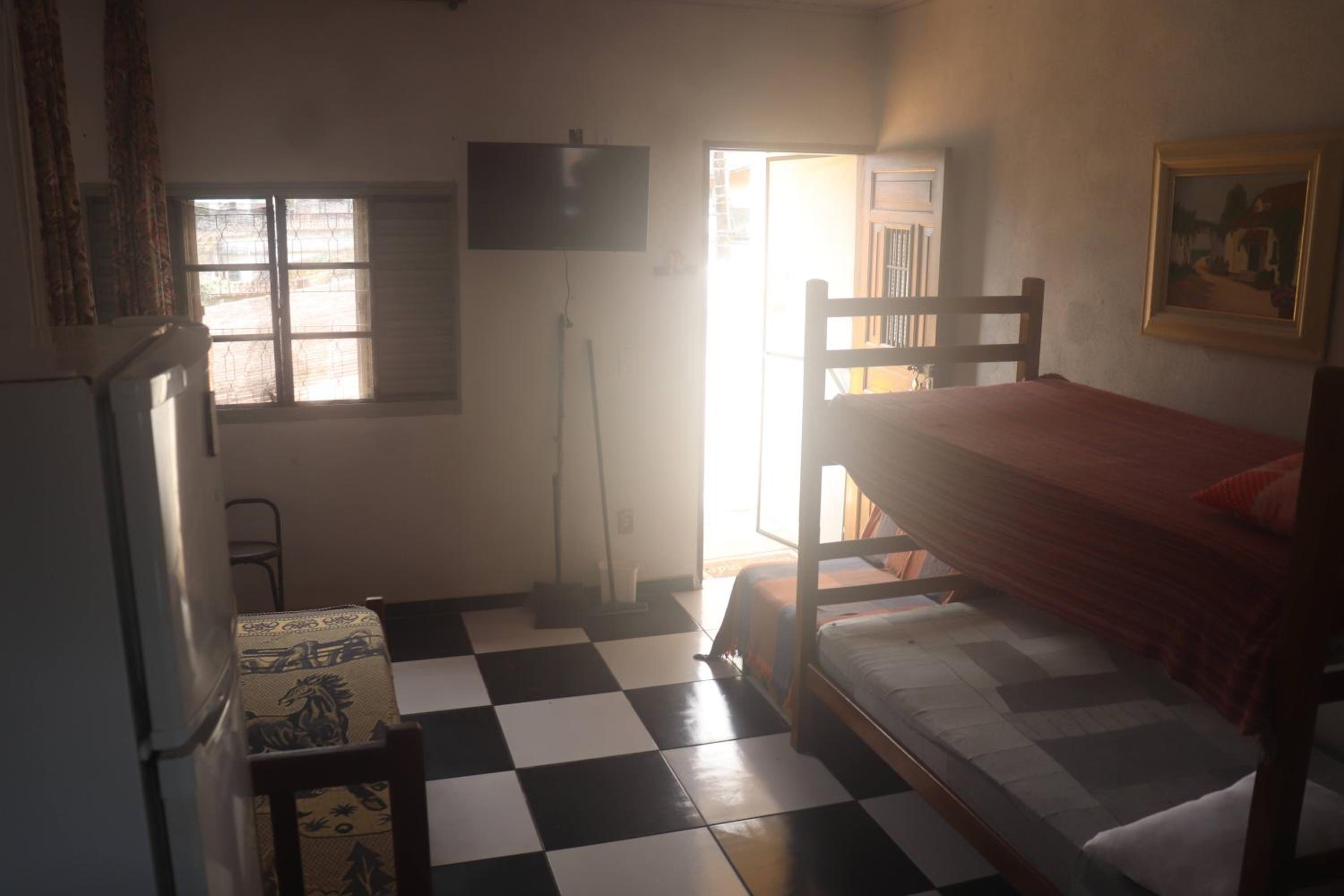 One-Bedroom Apartment - Photo 2