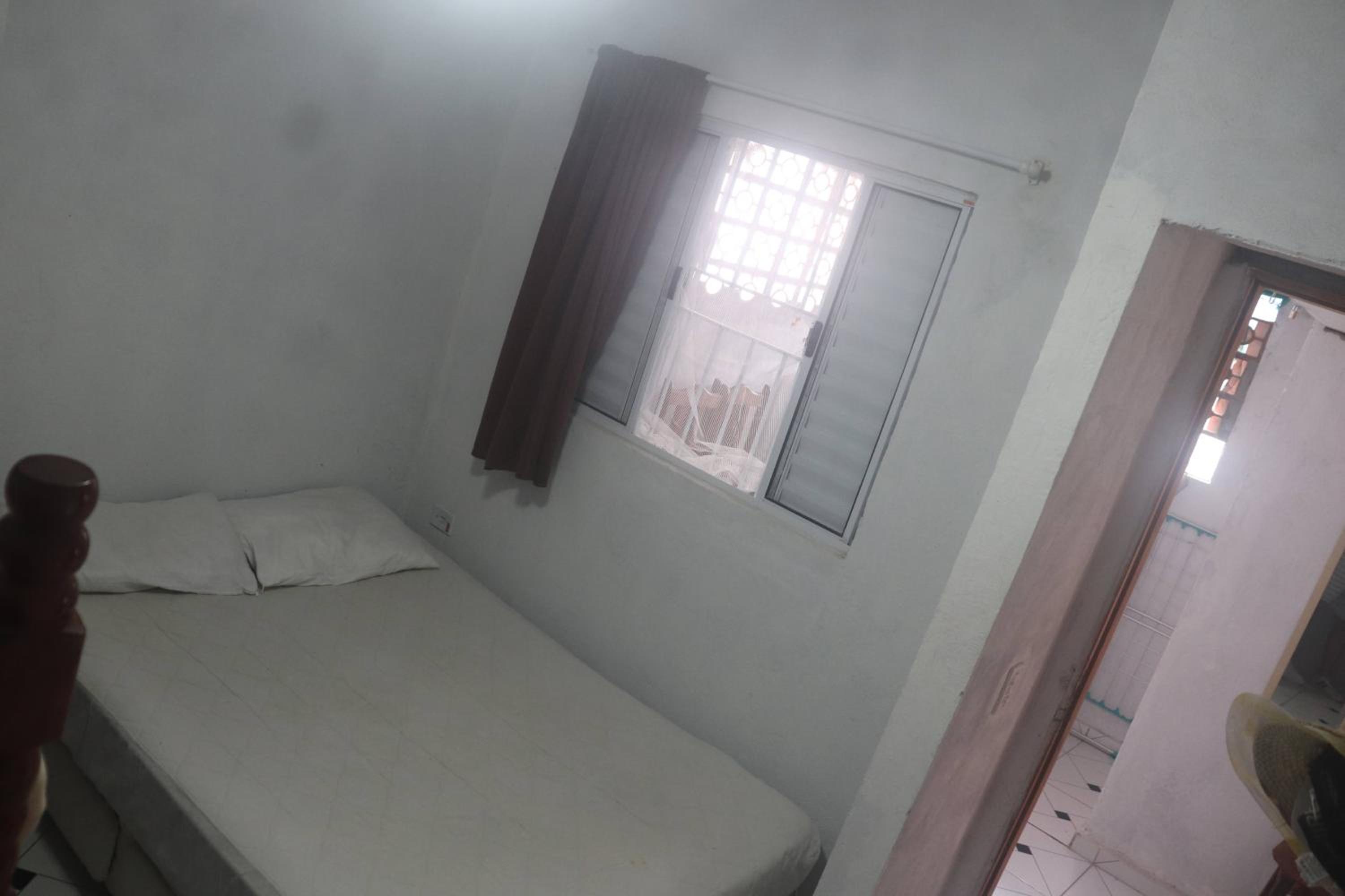 One-Bedroom Apartment - Photo 3