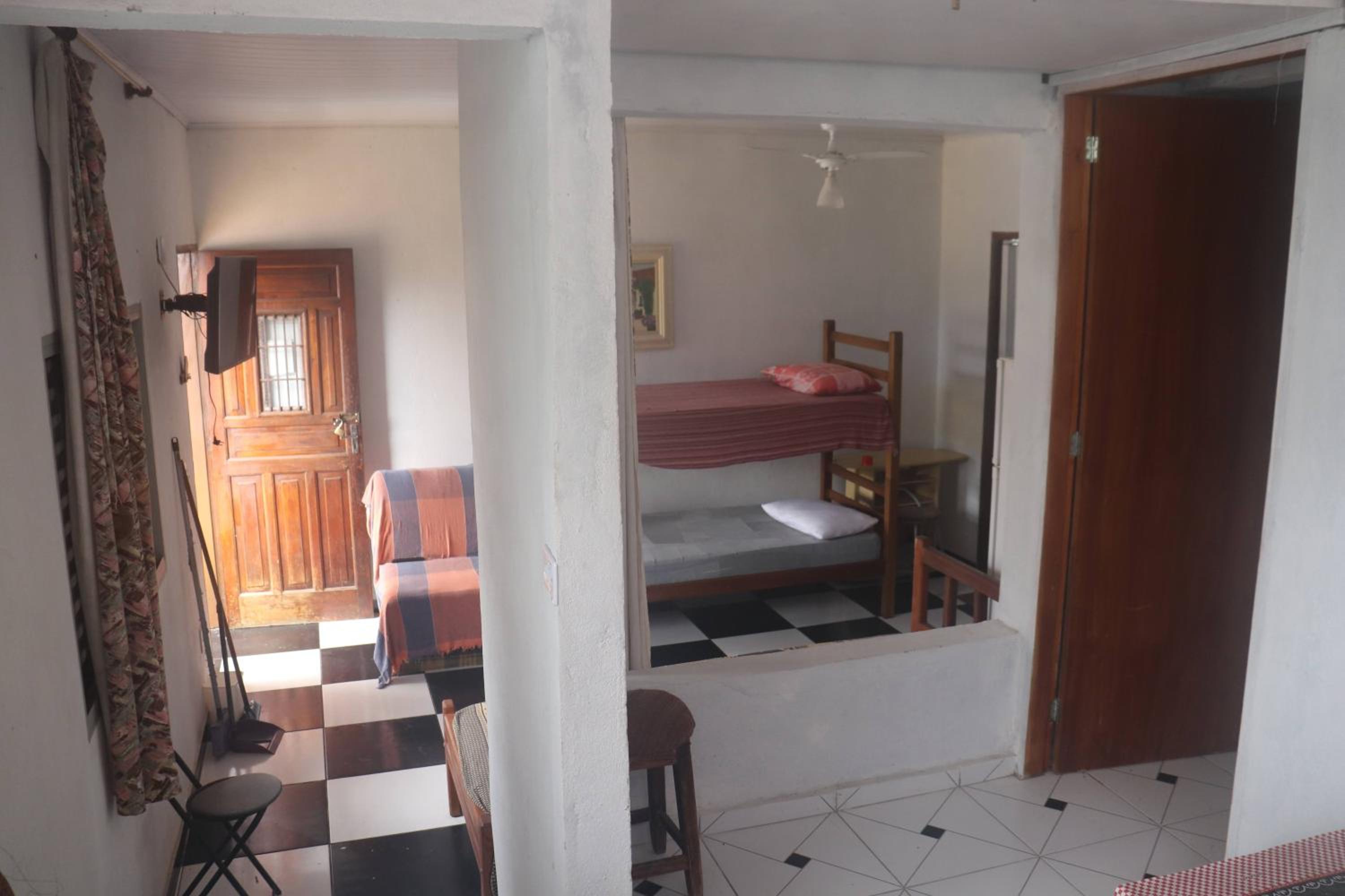 One-Bedroom Apartment - Photo 6