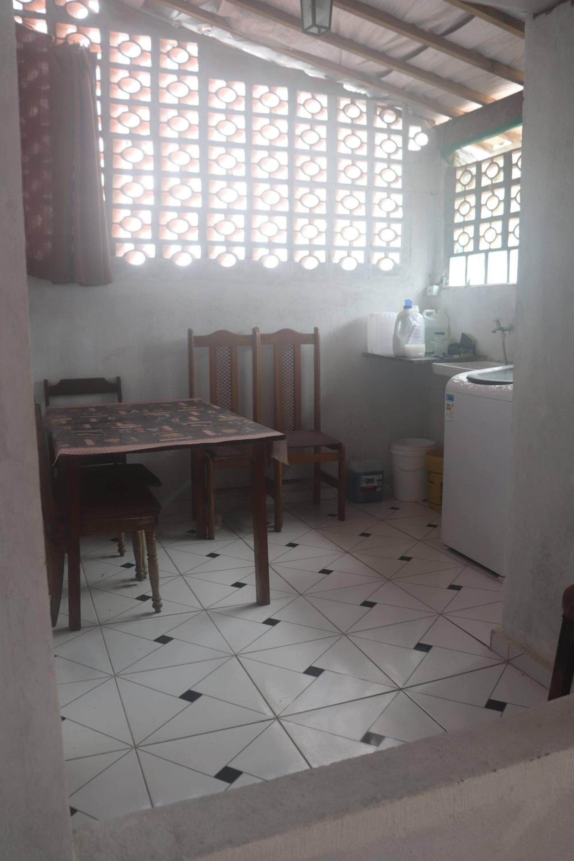 One-Bedroom Apartment - Photo 11