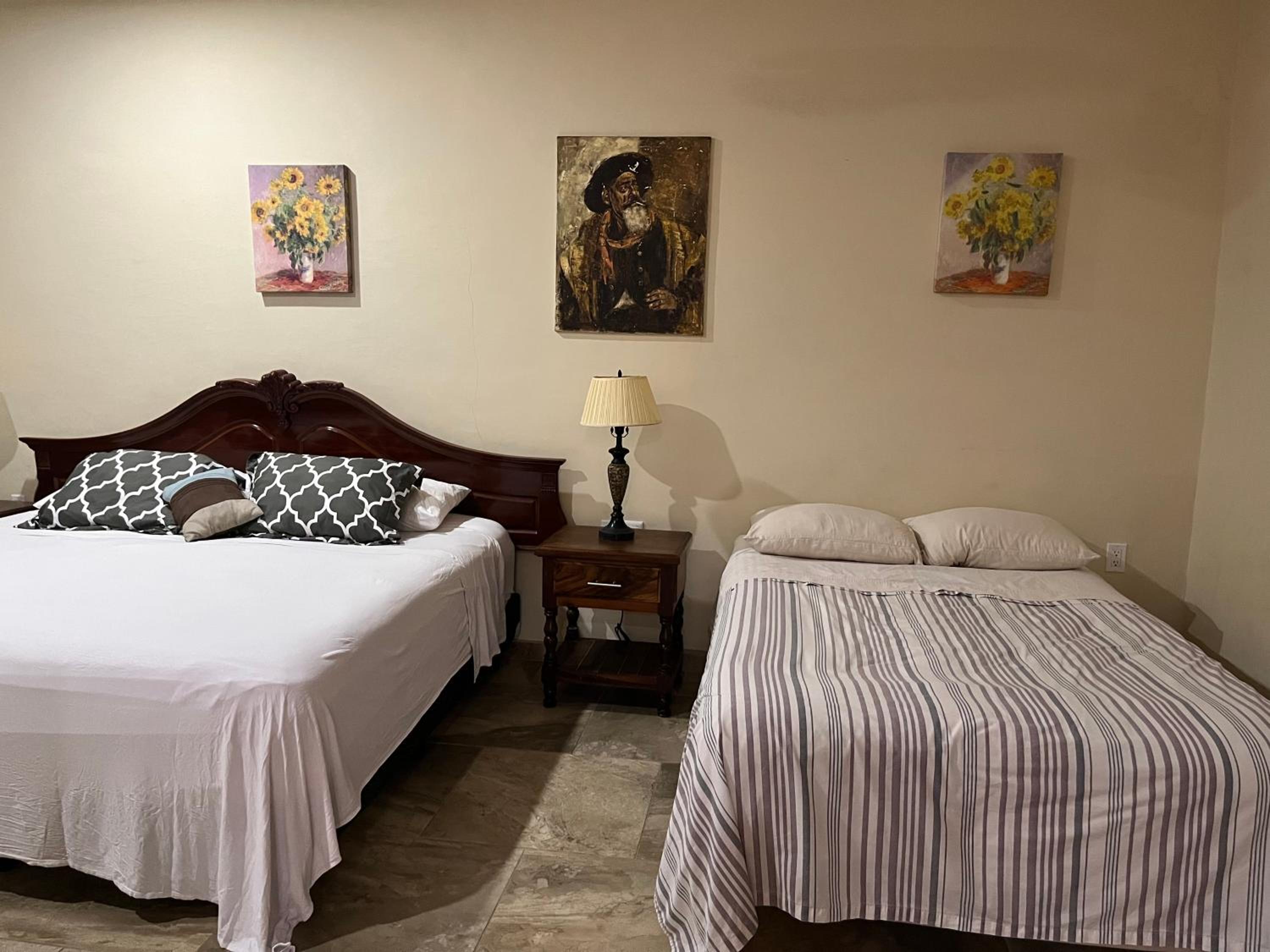 One-Bedroom Apartment - Photo 1