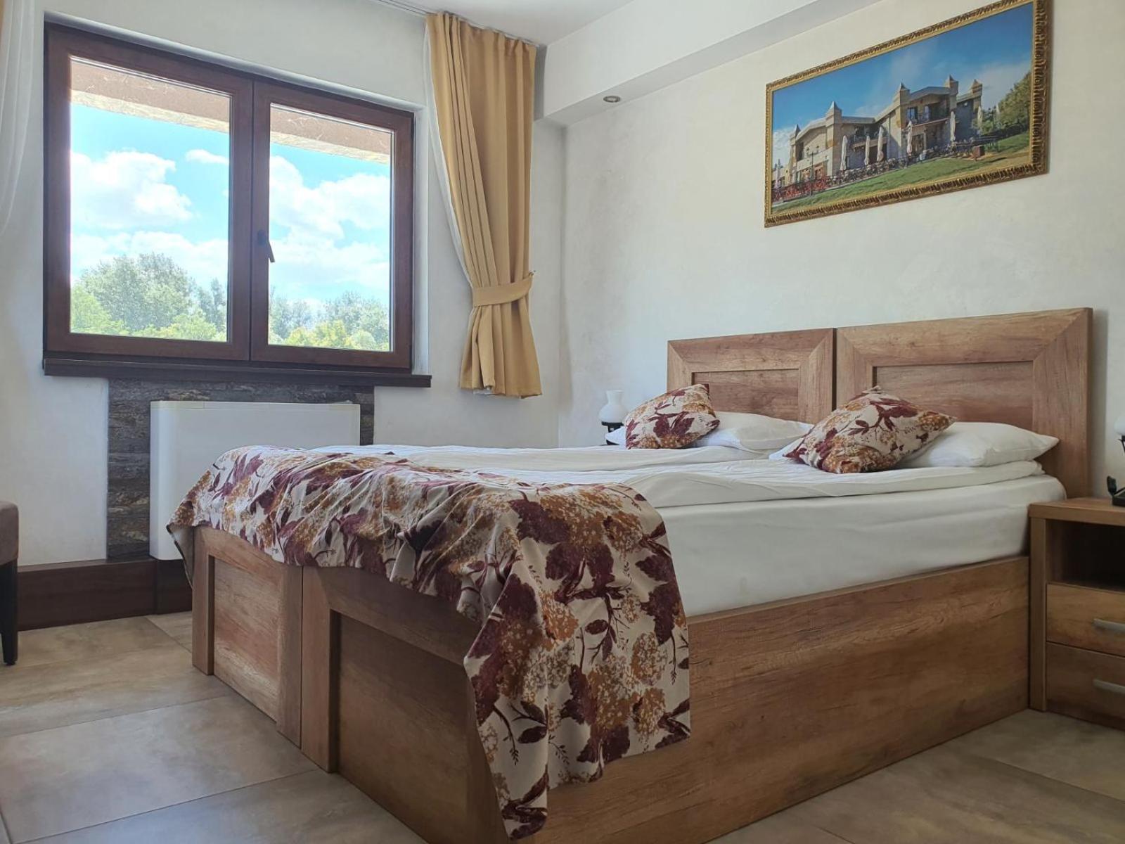 Double or Twin Room with Lake View photo 1