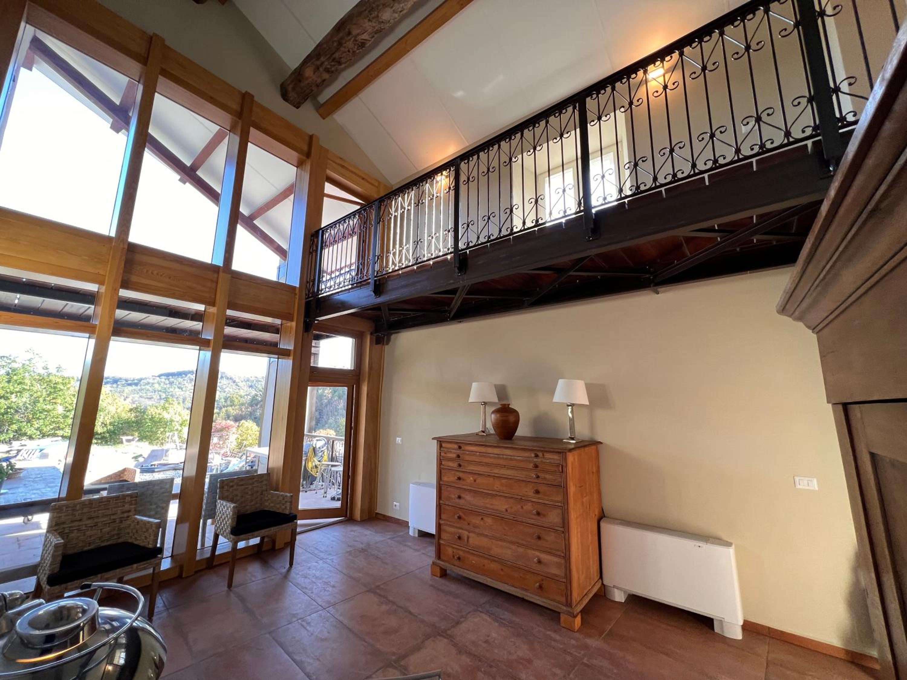 Villa photo 1