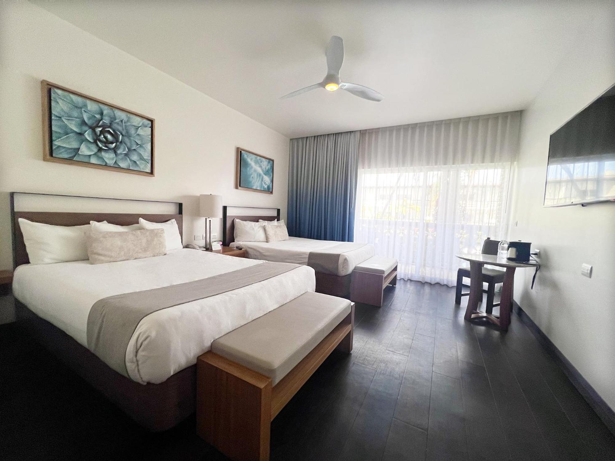 Deluxe Queen Room with Two Queen Beds - Photo 3