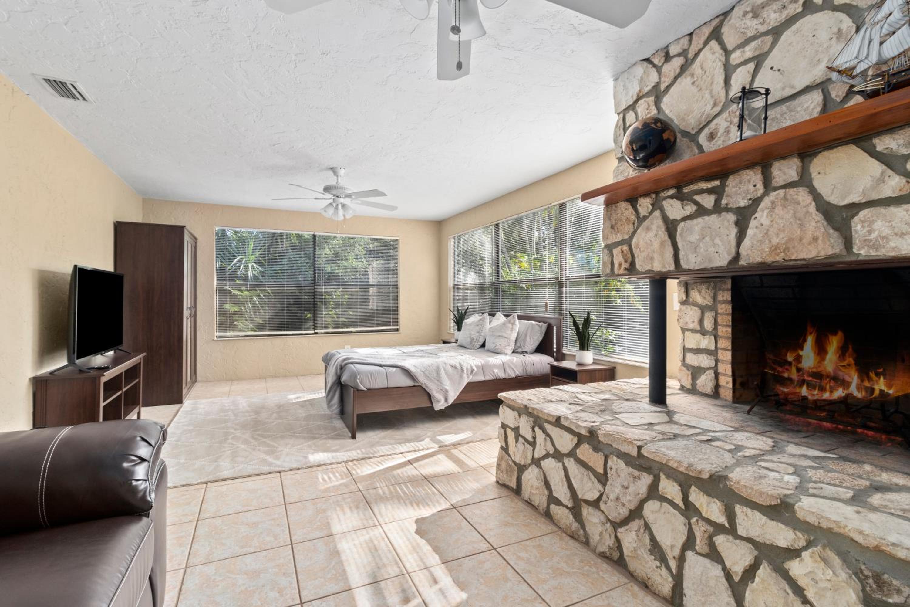 Three-Bedroom House photo 2