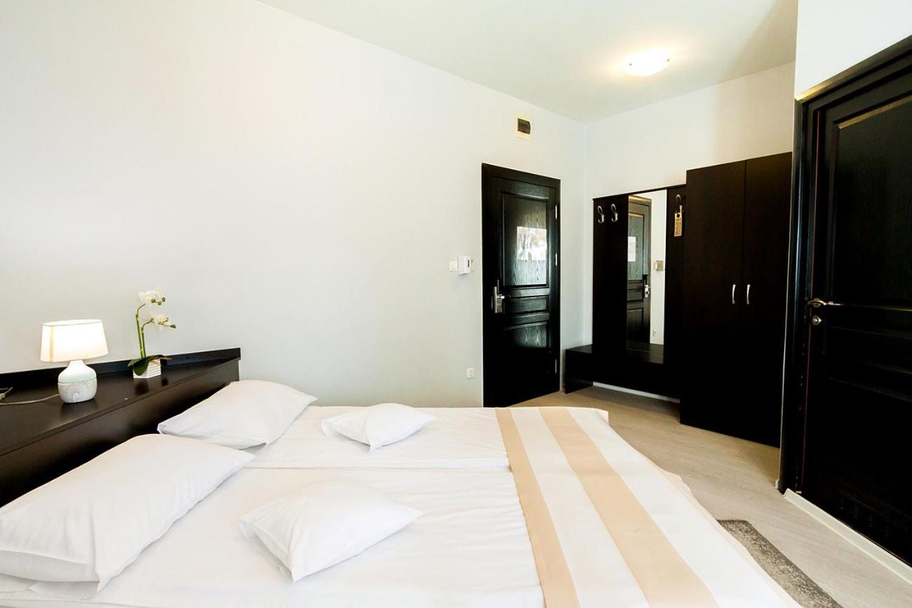 Double or Twin Room - Photo 6