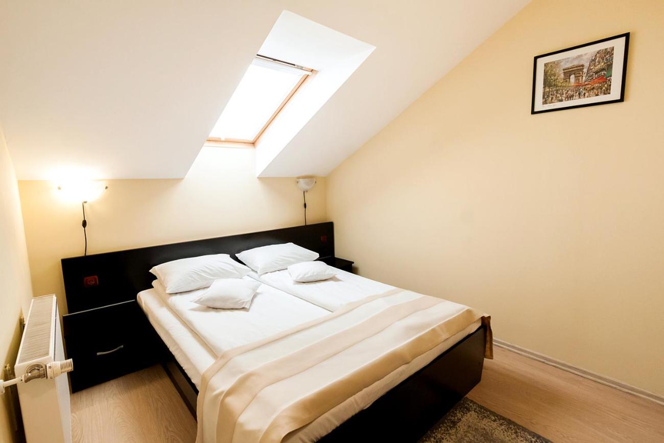 Double or Twin Room - Photo 3