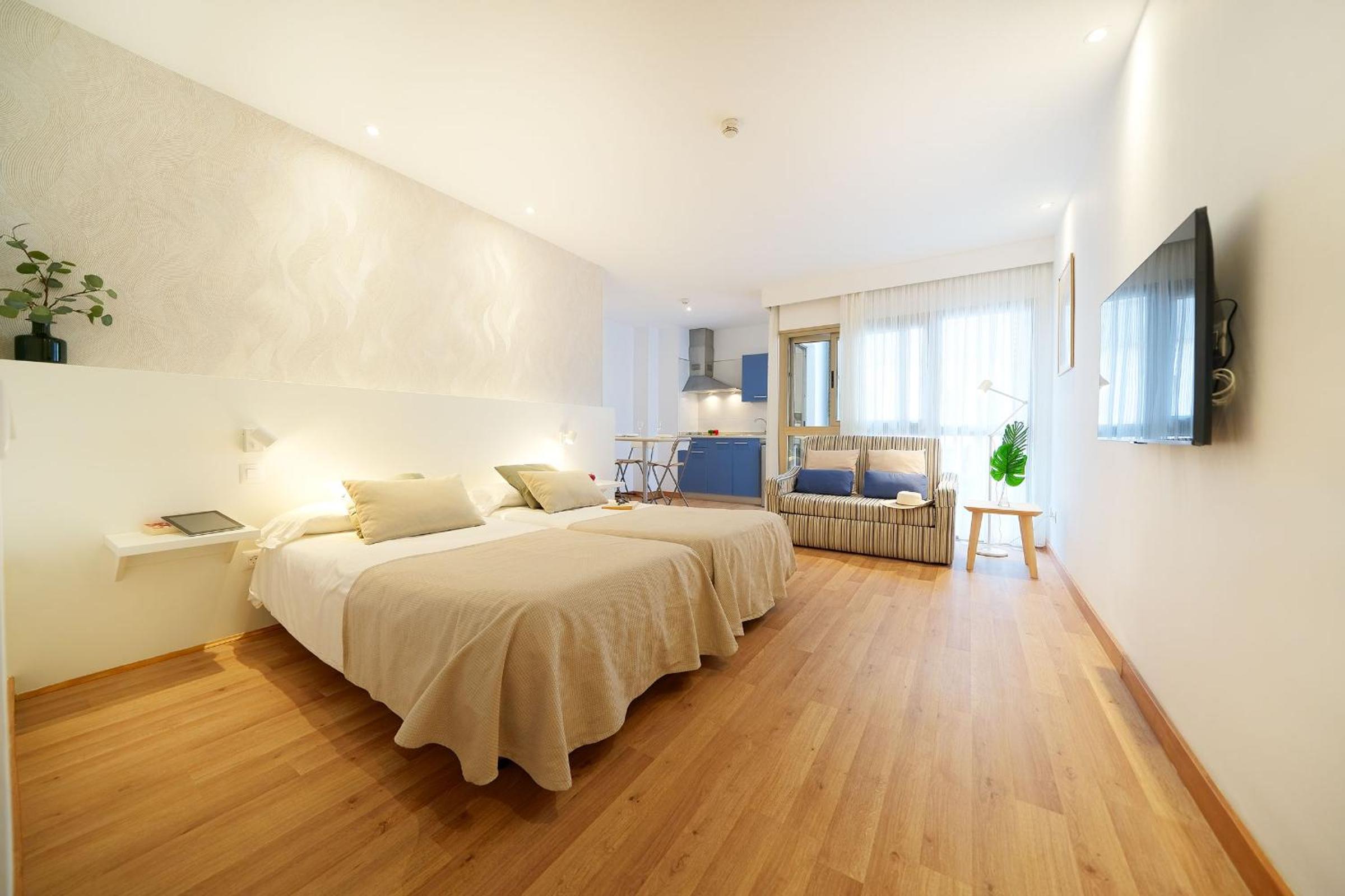 Apartamento de una habitación con vista parcial al mar