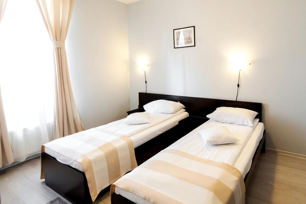 Double or Twin Room - Photo 12