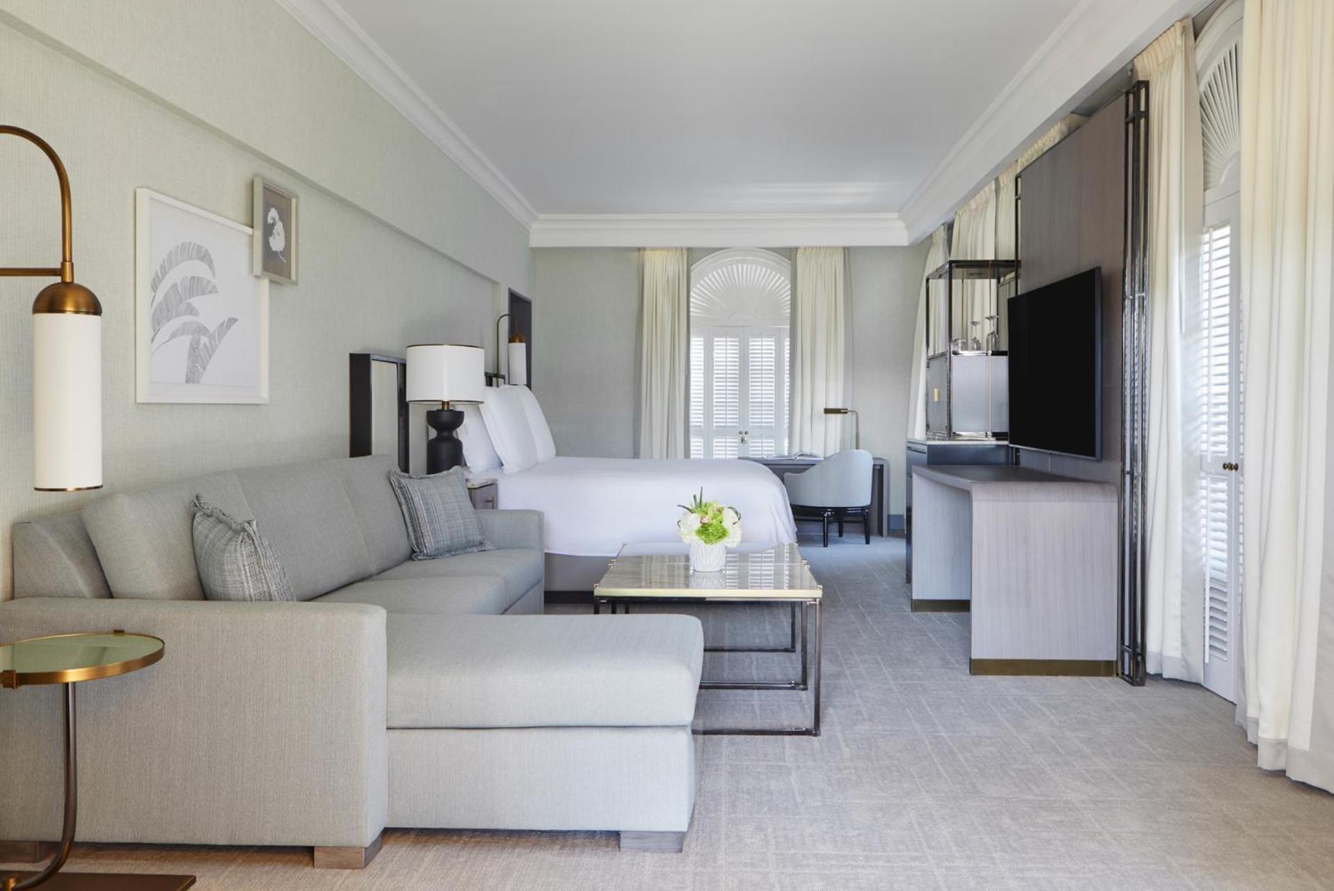 Veranda Suite King Bed photo 1
