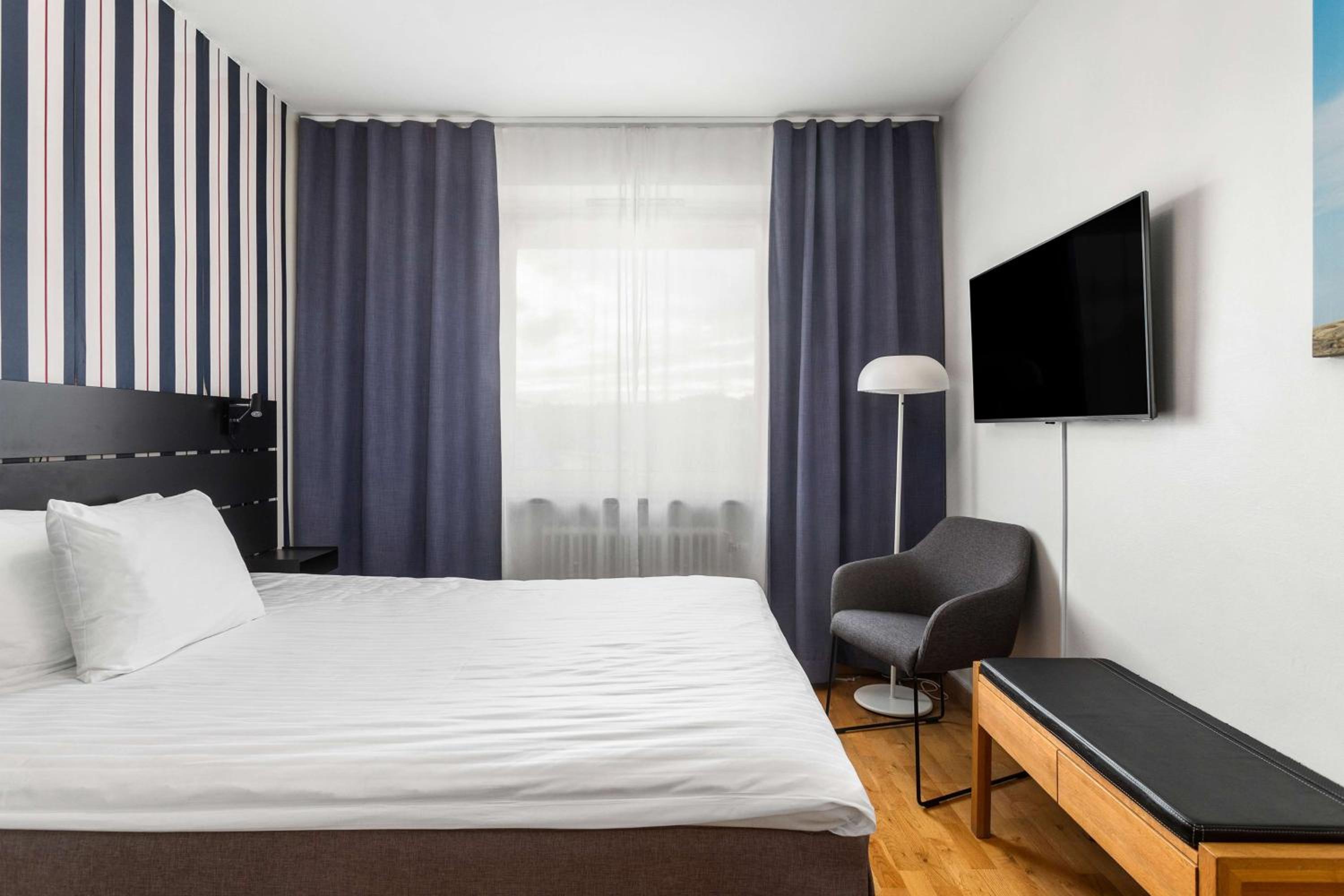 Small Double Room photo 1