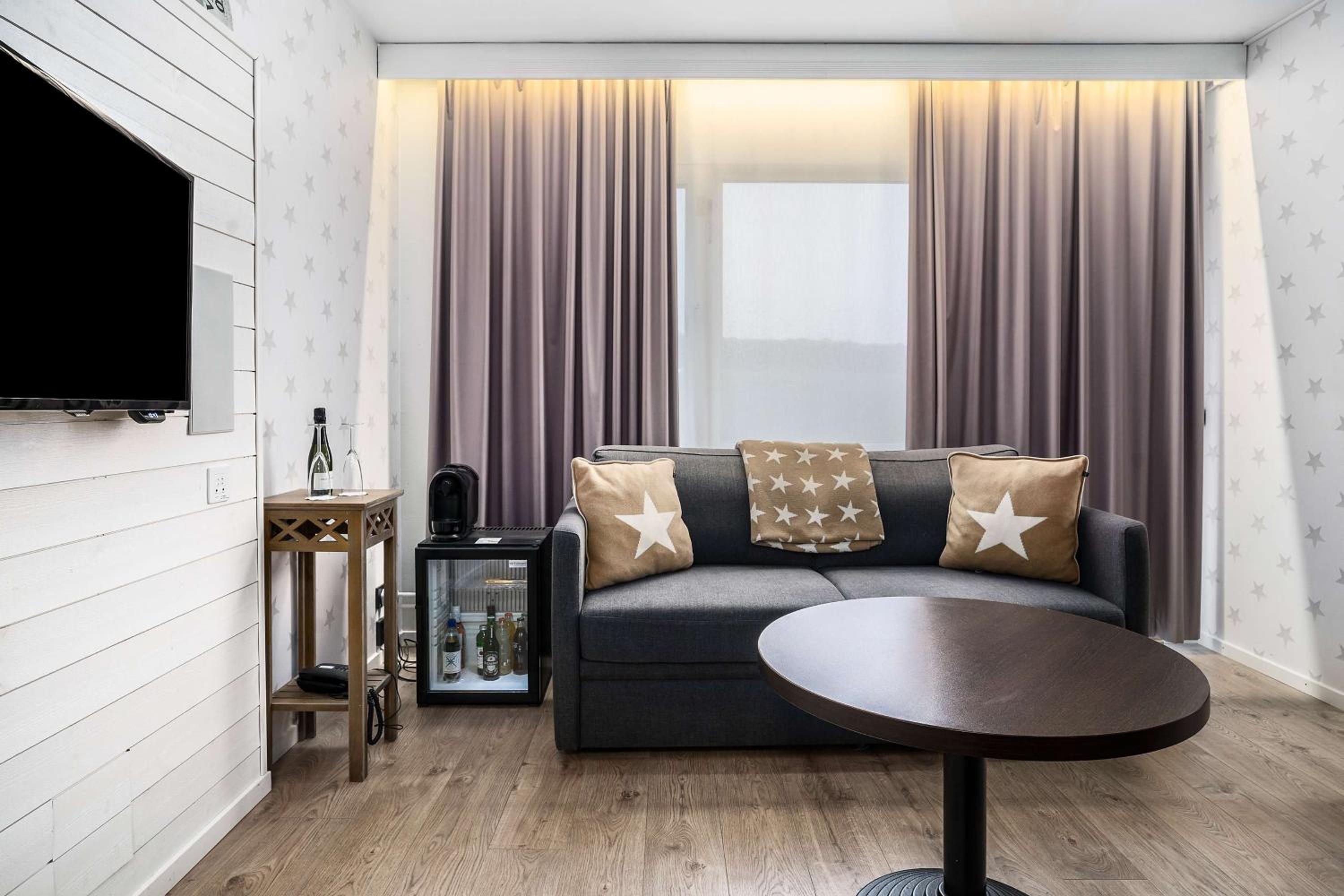 King Suite with Sofa Bed - Photo 7