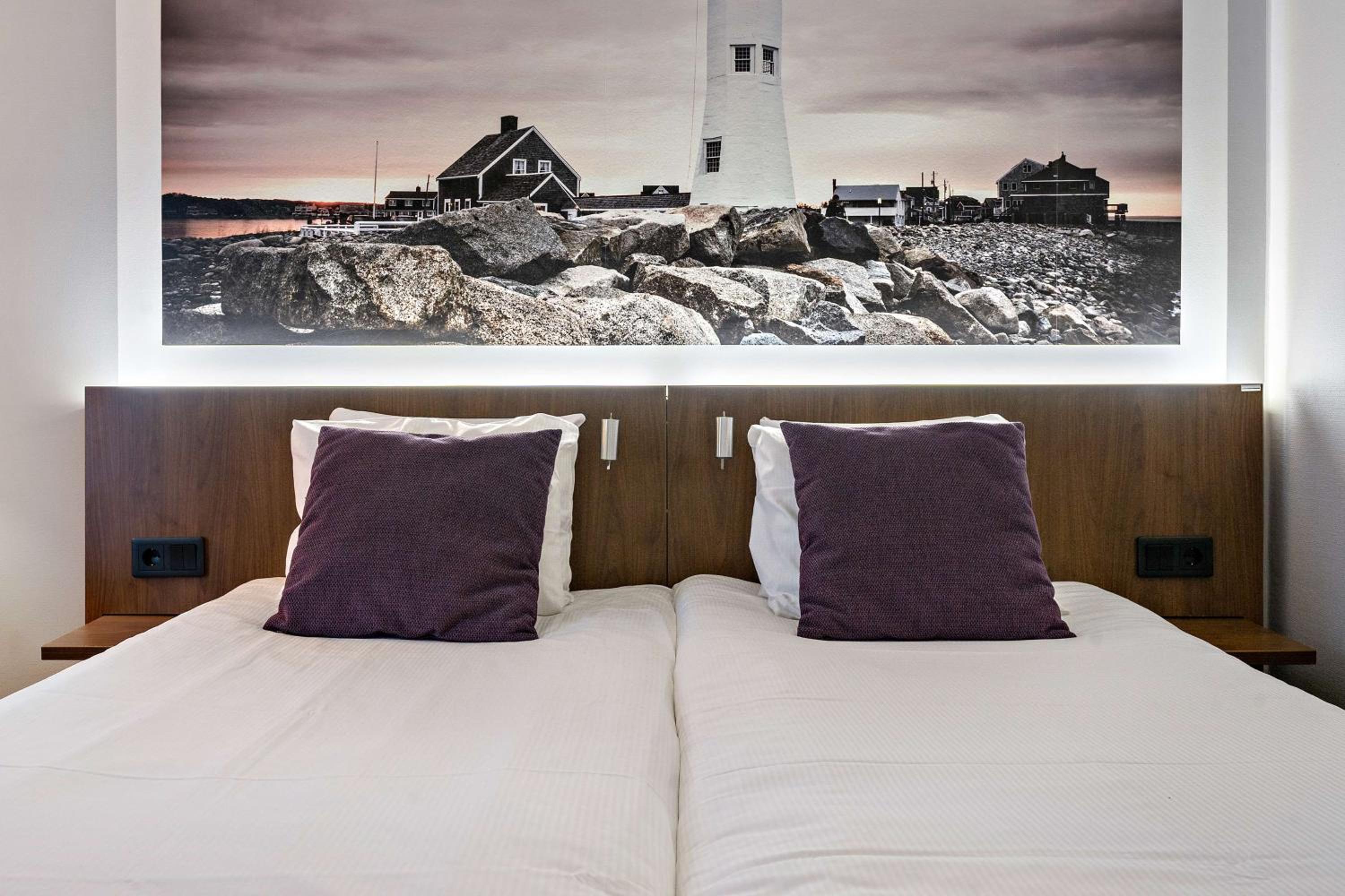 Twin Room - Photo 2