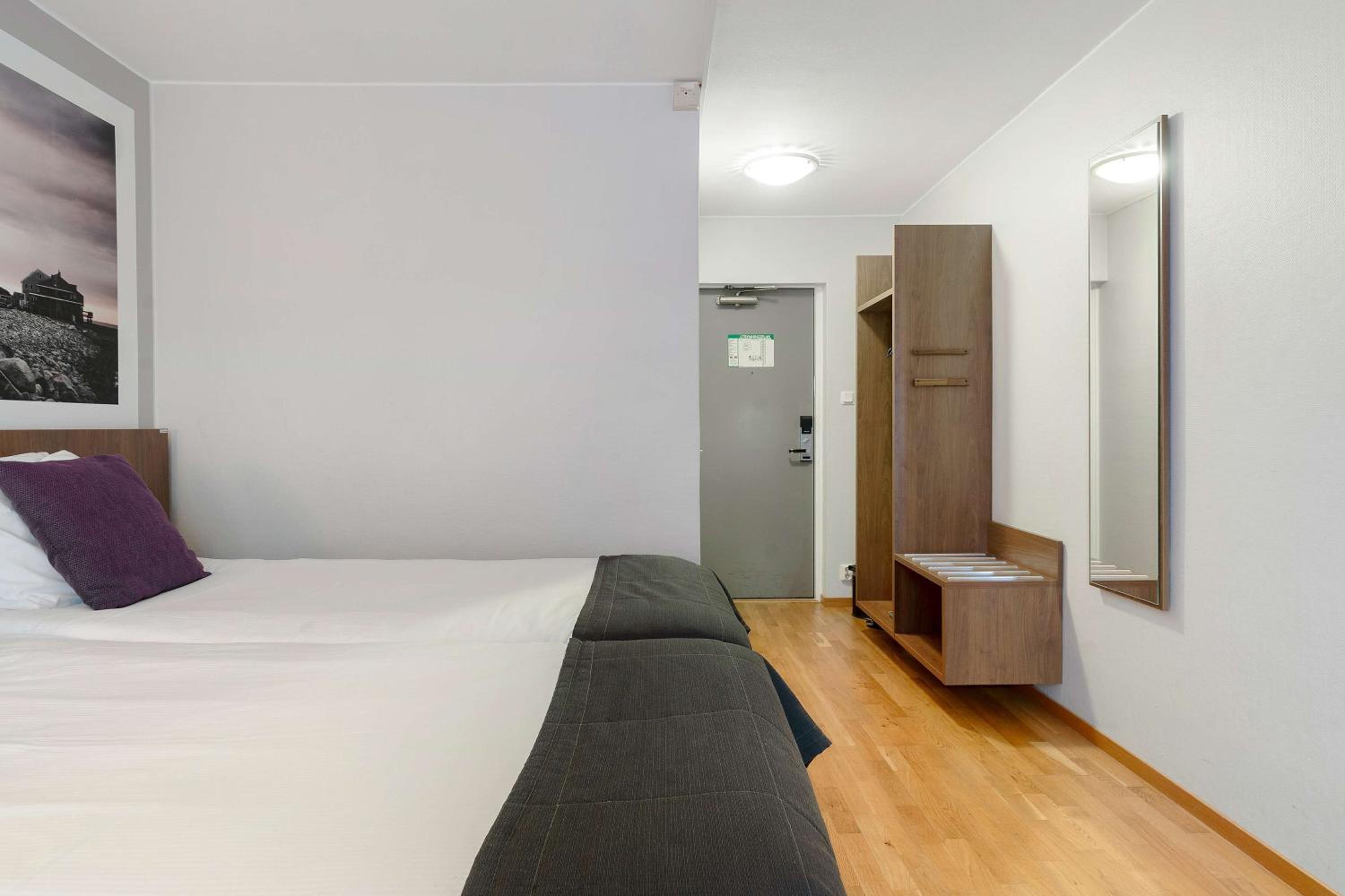 Twin Room - Photo 4