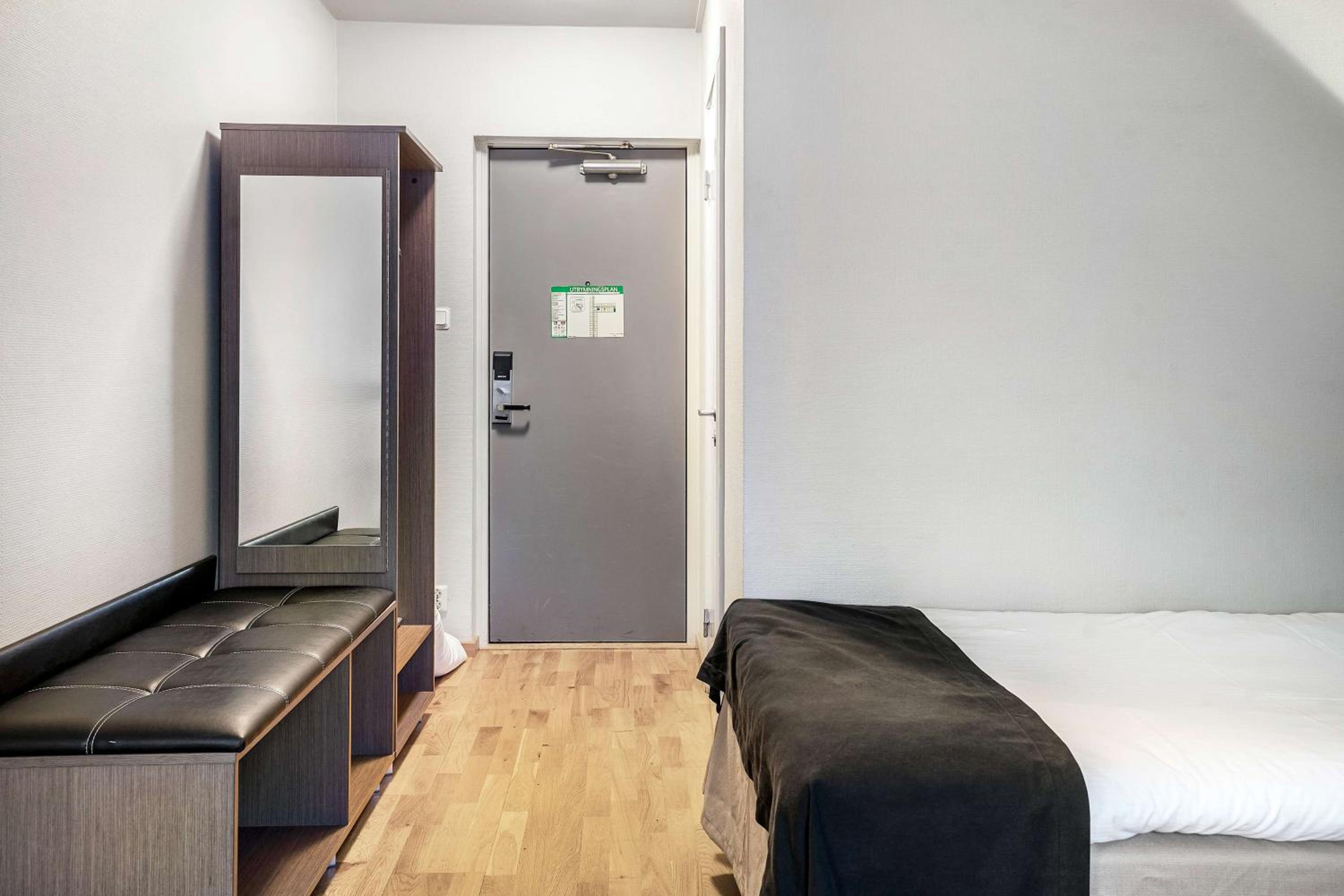 Standard Single Room - Photo 3
