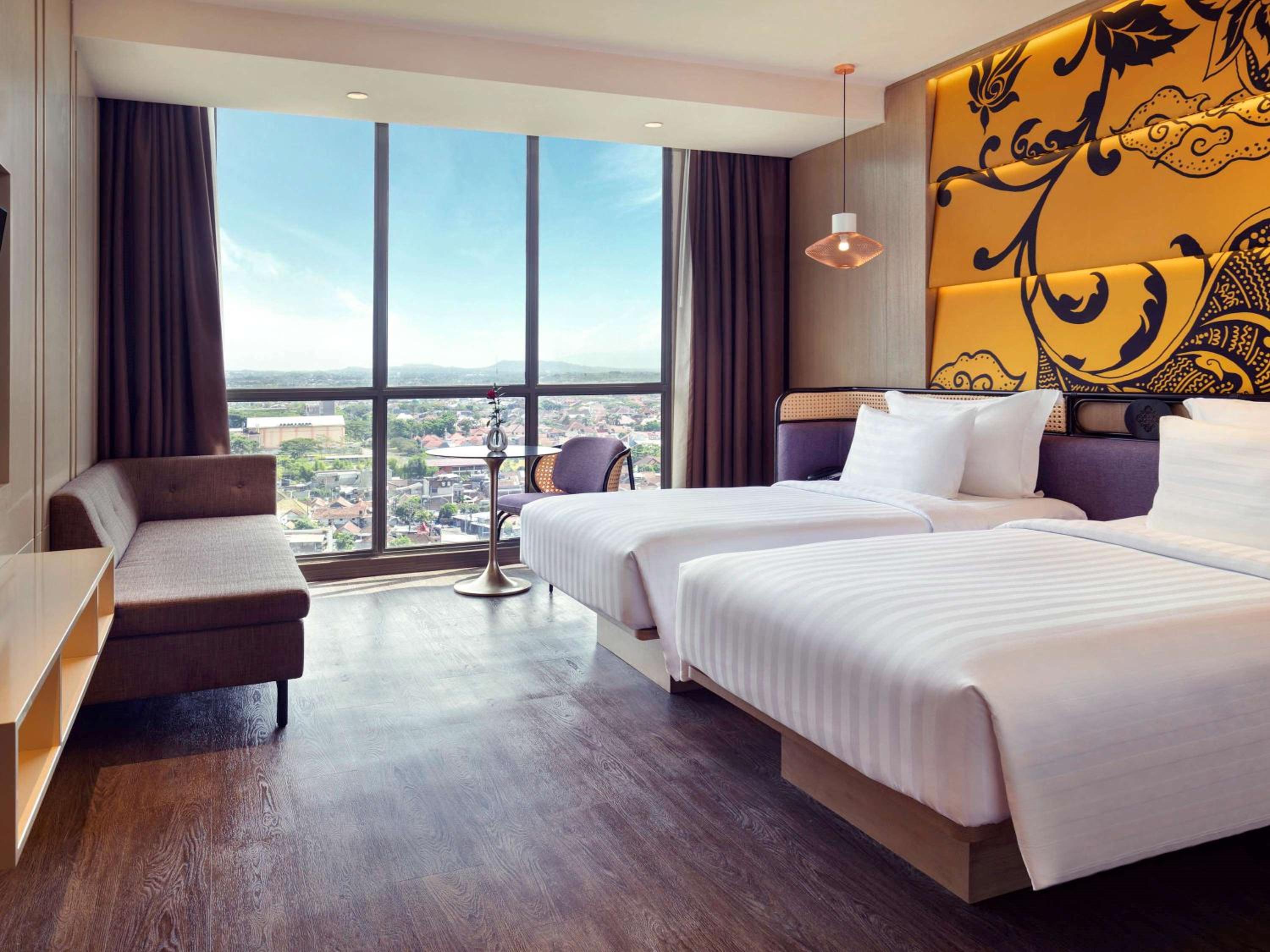 Deluxe Executive Twin Room with Mountain View - Photo 1