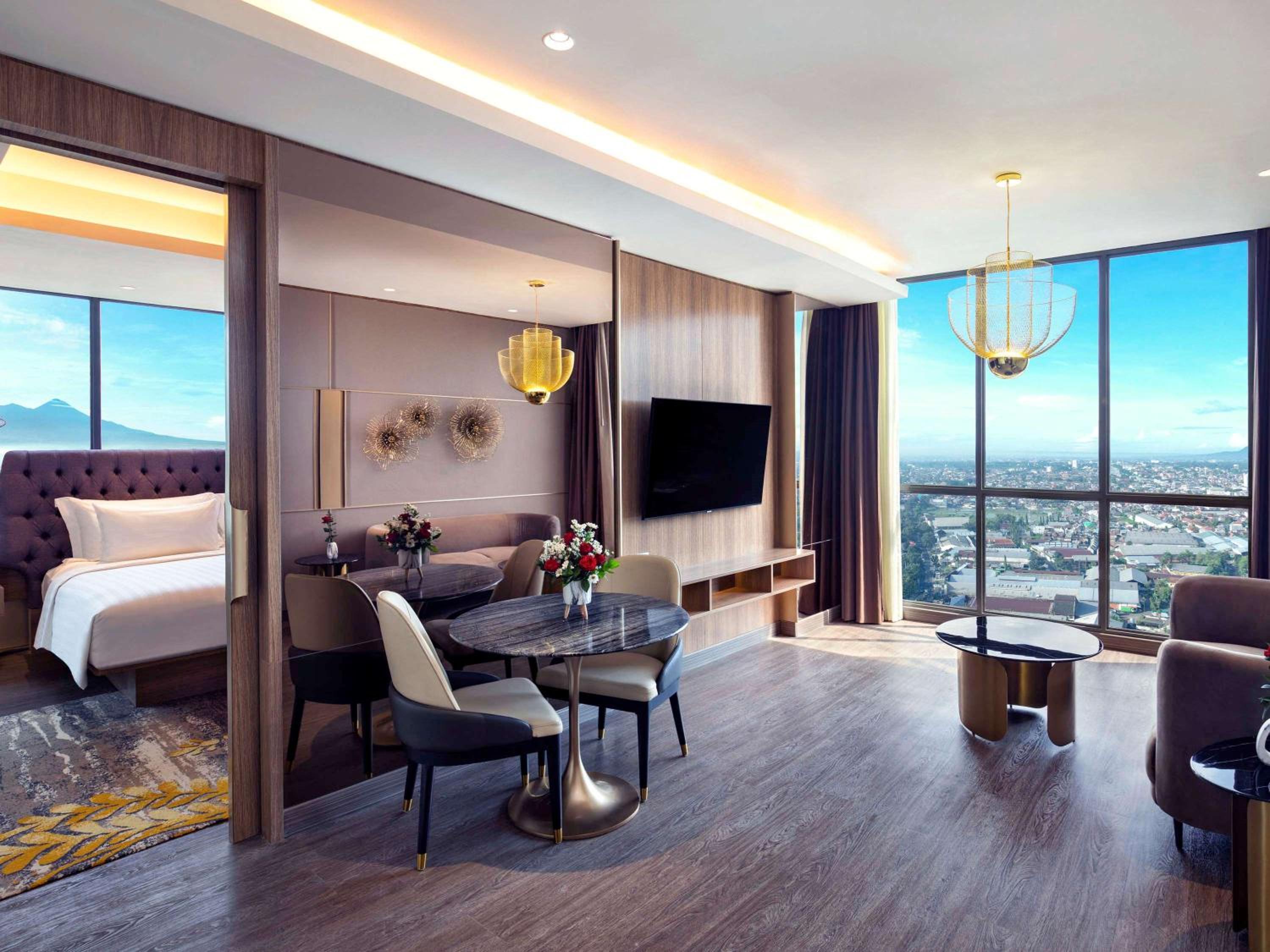 Executive King Suite with Mountain View - Photo 2