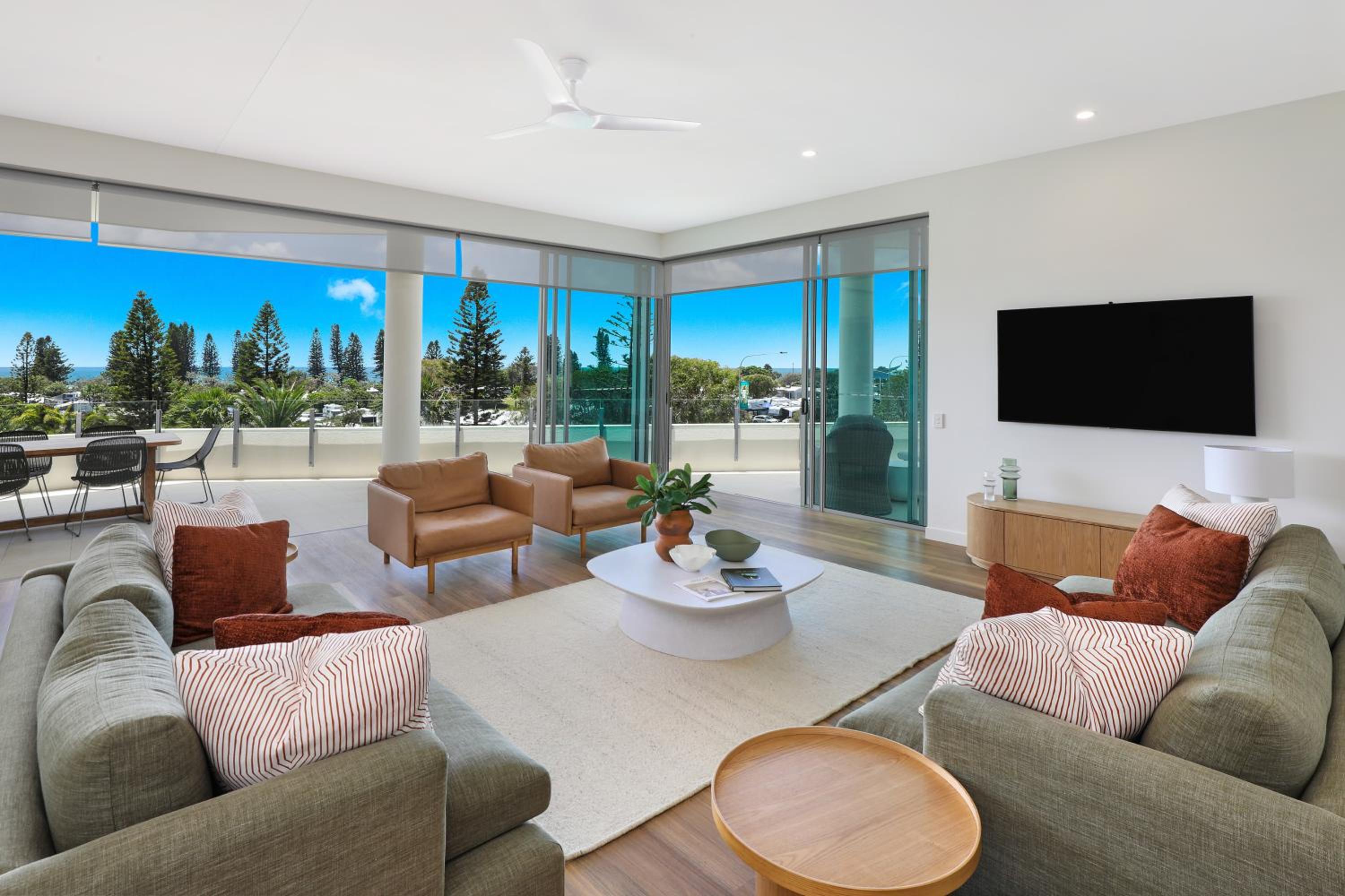 Three Bedroom Penthouse with Sea View