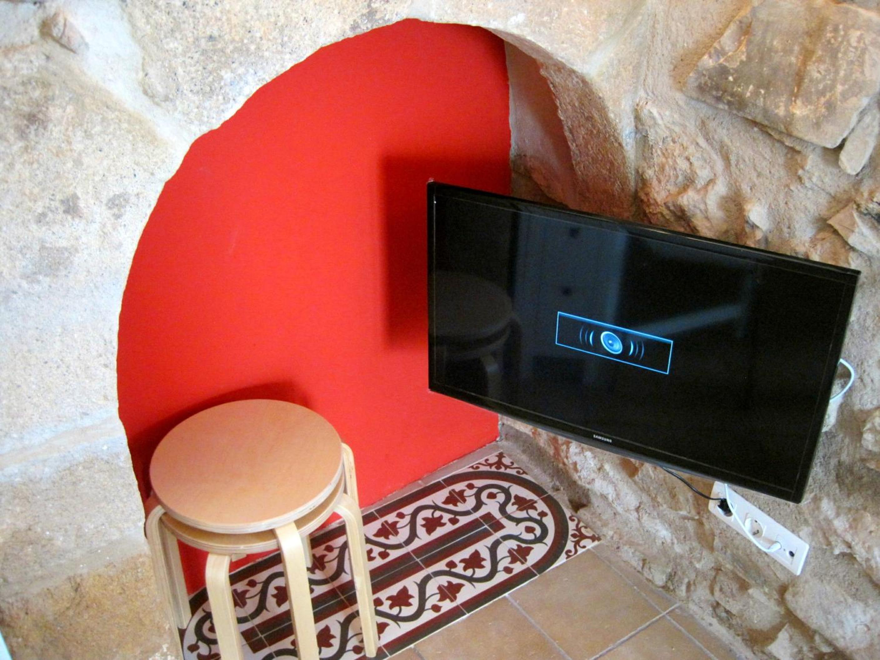 Two-Bedroom House - Photo 9