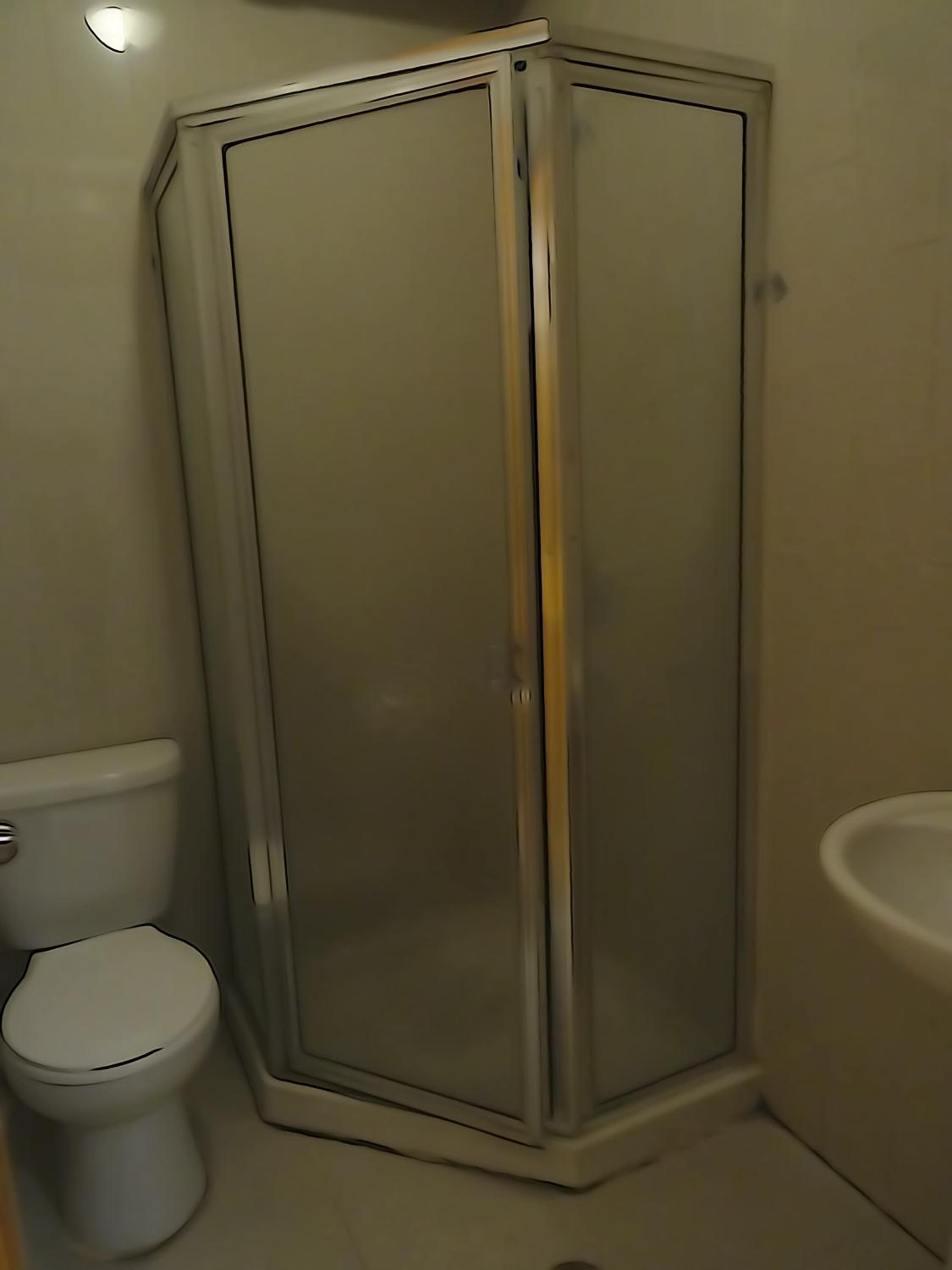 Economy Single Room With Shared Bathroom And Toilet (Men Only) photo 3