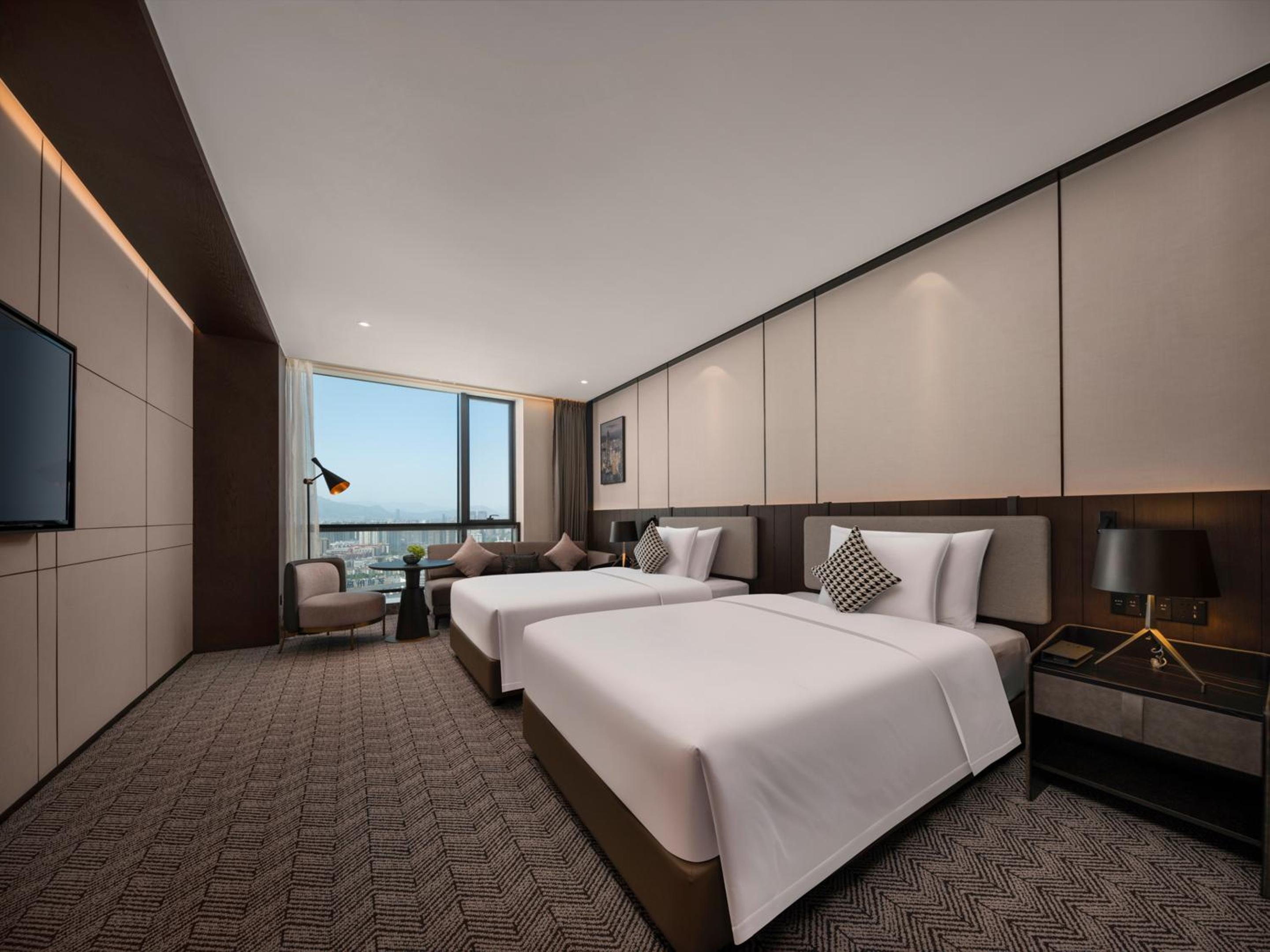 Deluxe City-view Twin Bed Room photo 2