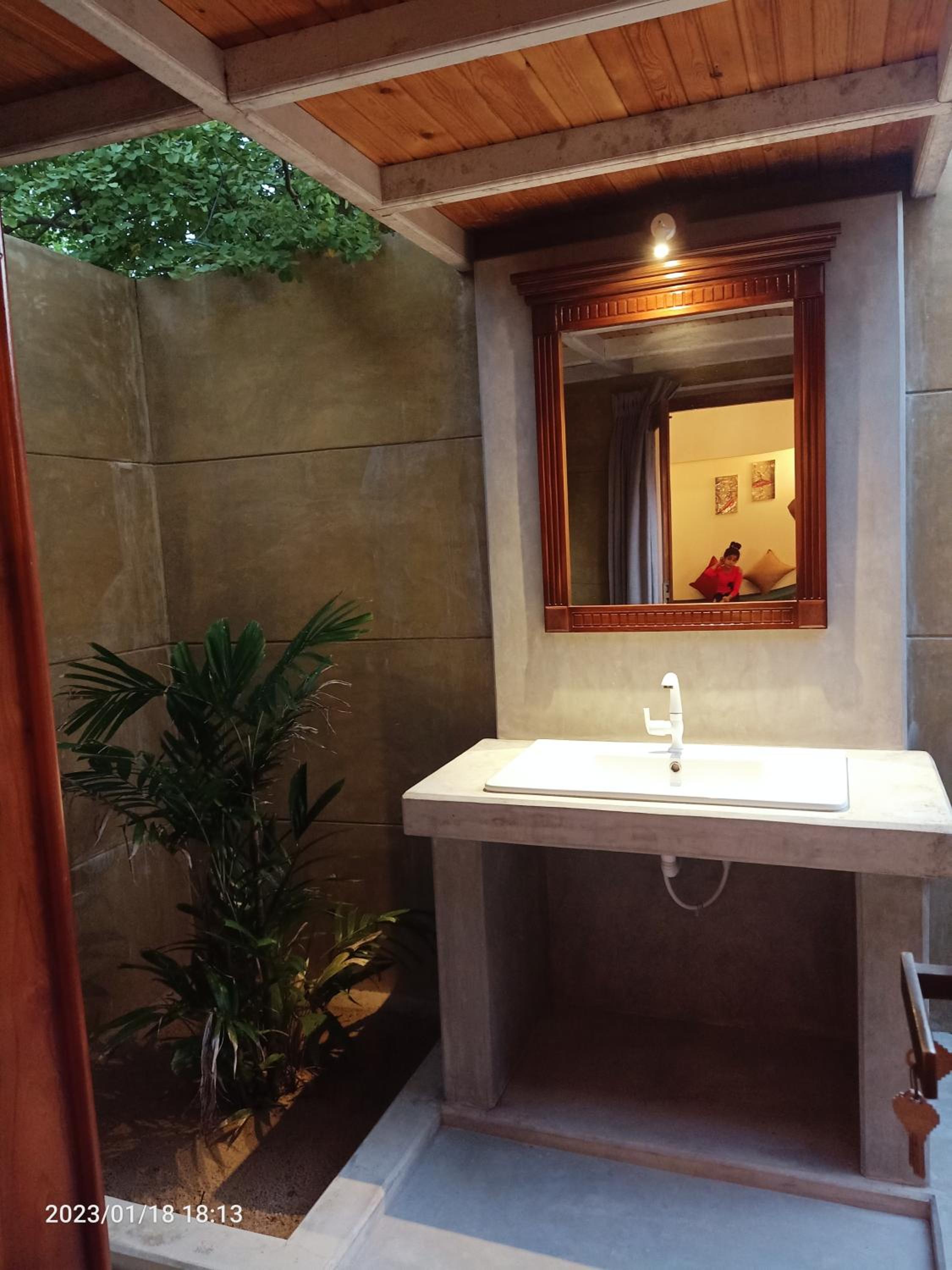 Deluxe Double Room (2 Adults + 1 Child) photo 2