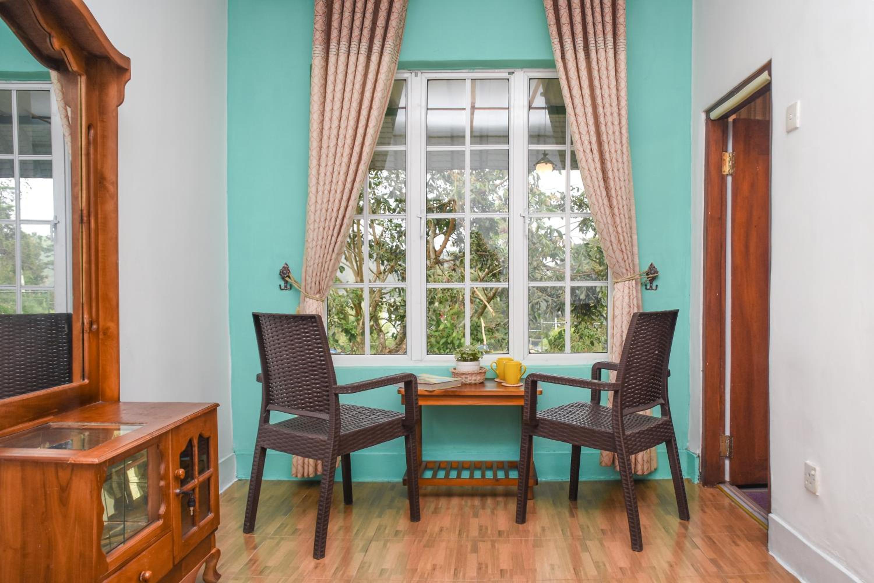 King Room with Lake View photo 2