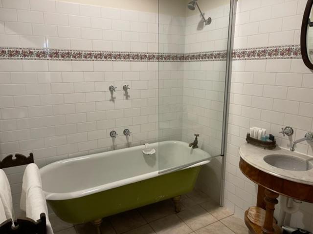 Double Room with Private External Bathroom photo 2